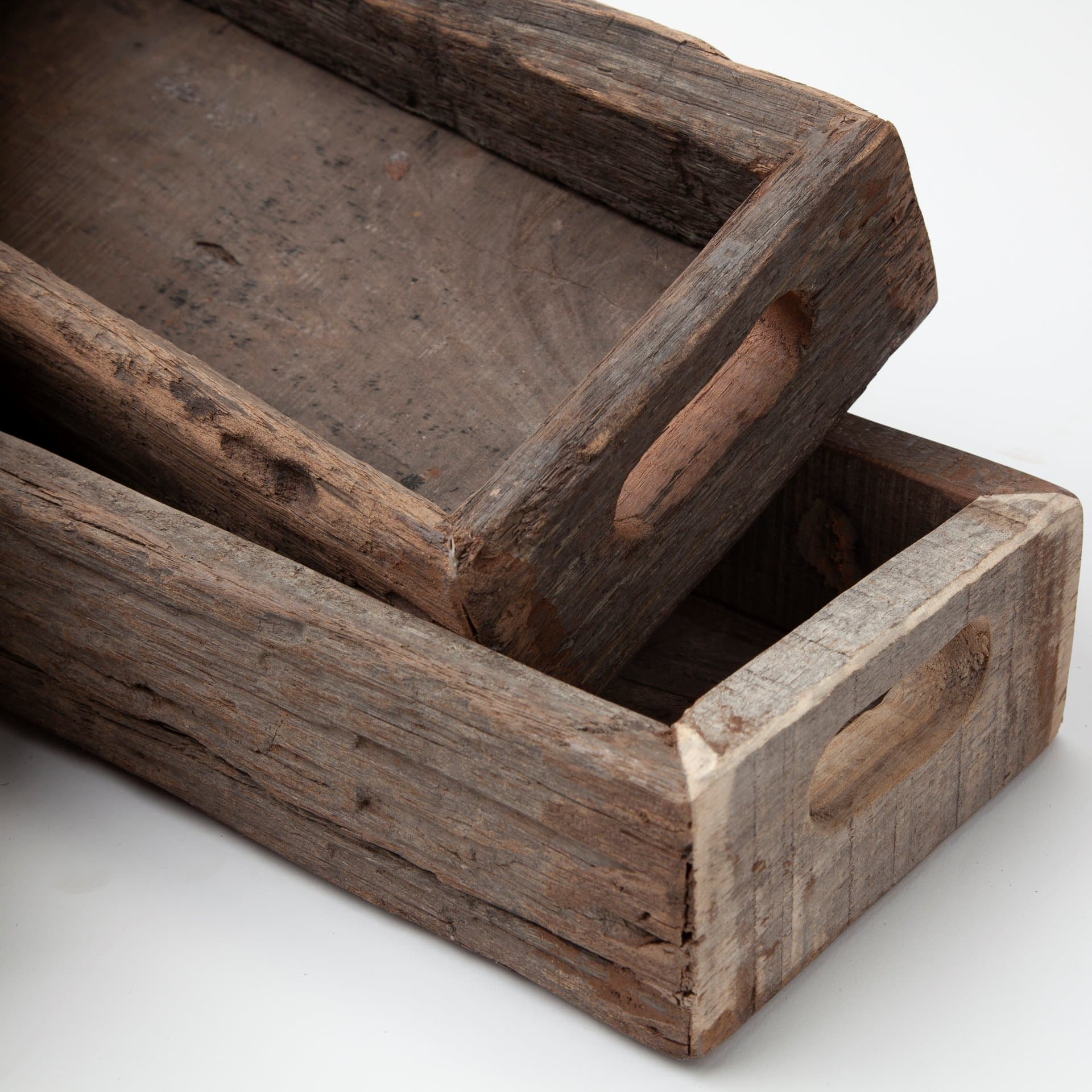 Vernon (Medium) 30L x 7W Brown Reclaimed Wood Tray — product photograph