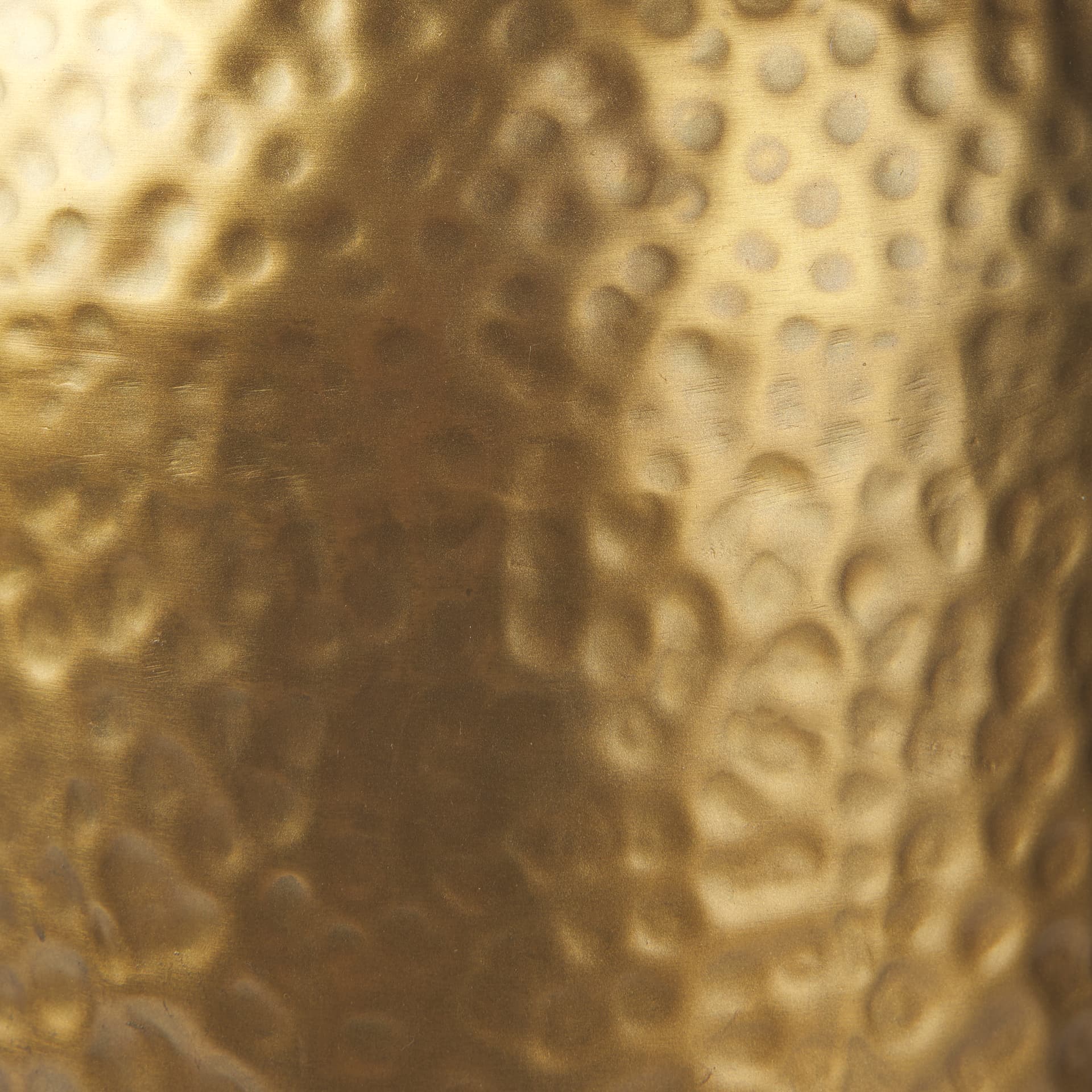 Leo 18.0L x 18.0W x 31.0H Gold Hammered W/White Fabric Shade Table Lamp — product photograph