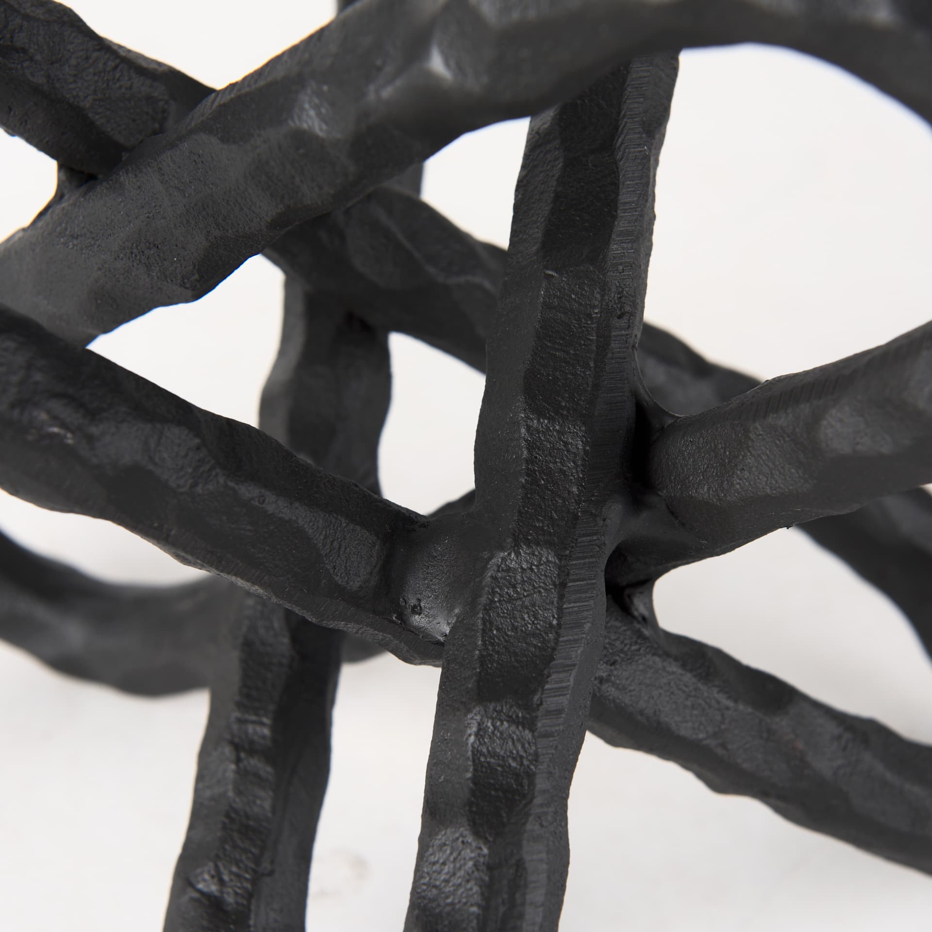 Wilhelm II (Large) 10L x 10W Black Metal Link Decor Object — product photograph