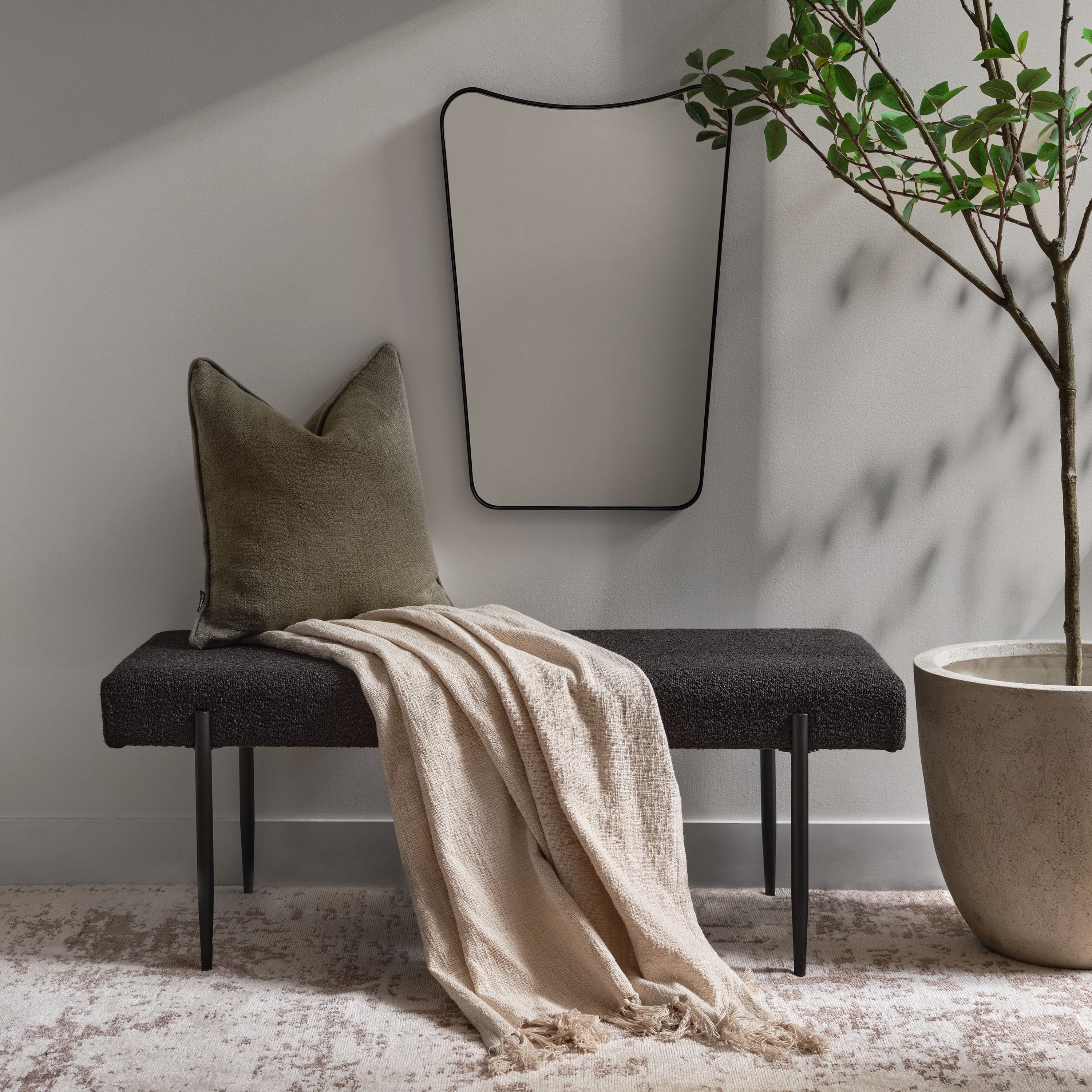 Lowe — product photograph