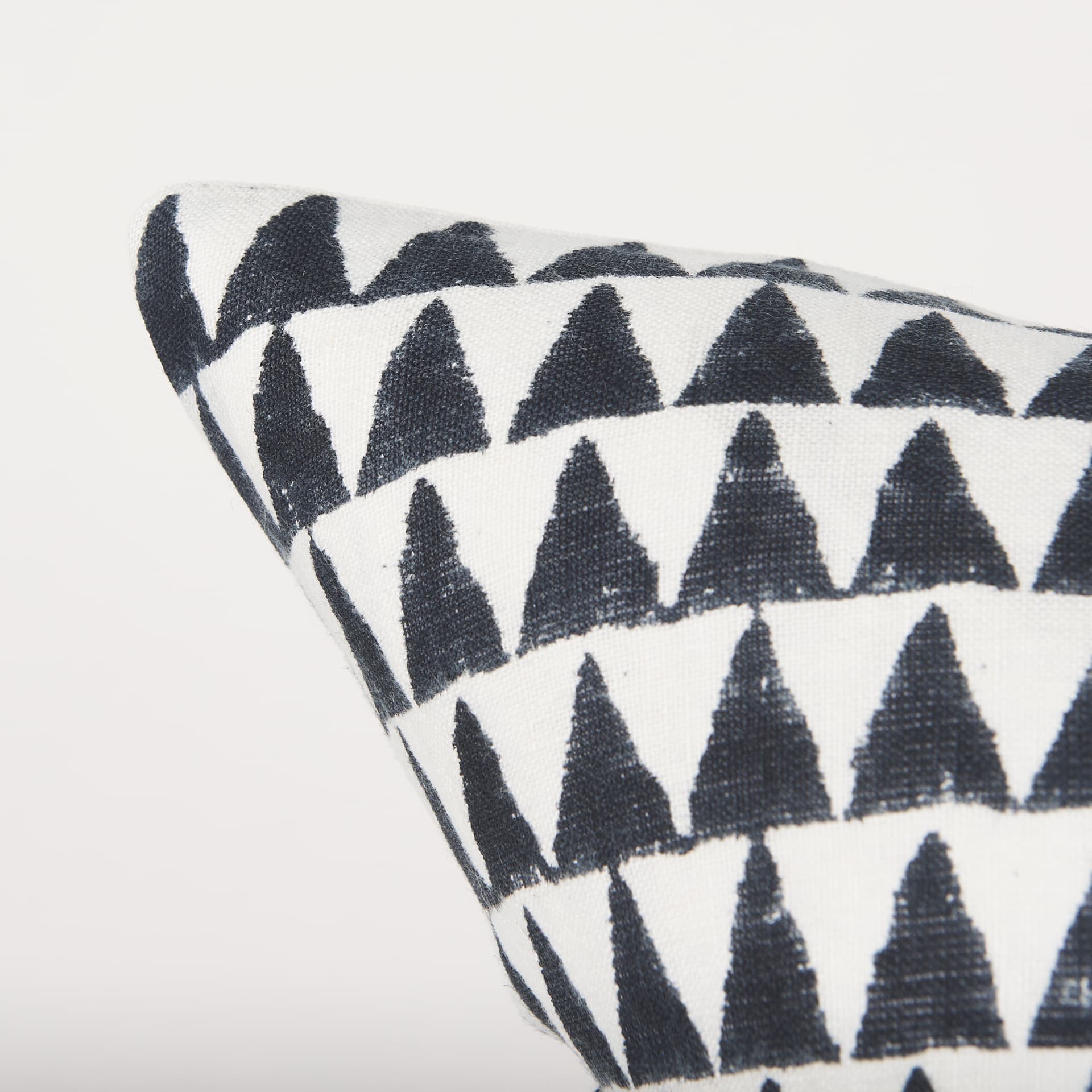 Jolie 22x22 Cream w/ Black Print Linen Square Pillow Cover w/Filler — product photograph
