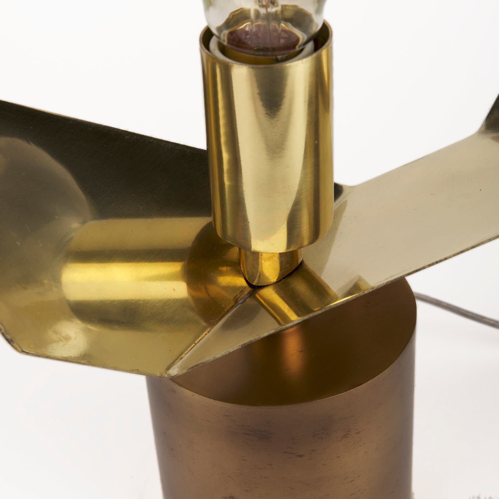 Shamir 15L x 15W Gold Geometric Metal Table Lamp — product photograph