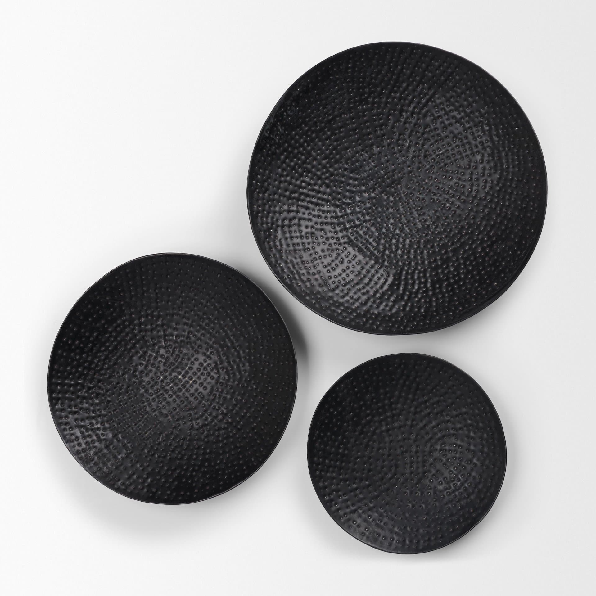 Patera Hammered Iron Metal Decorative Bowls (Set of 3) — product photograph
