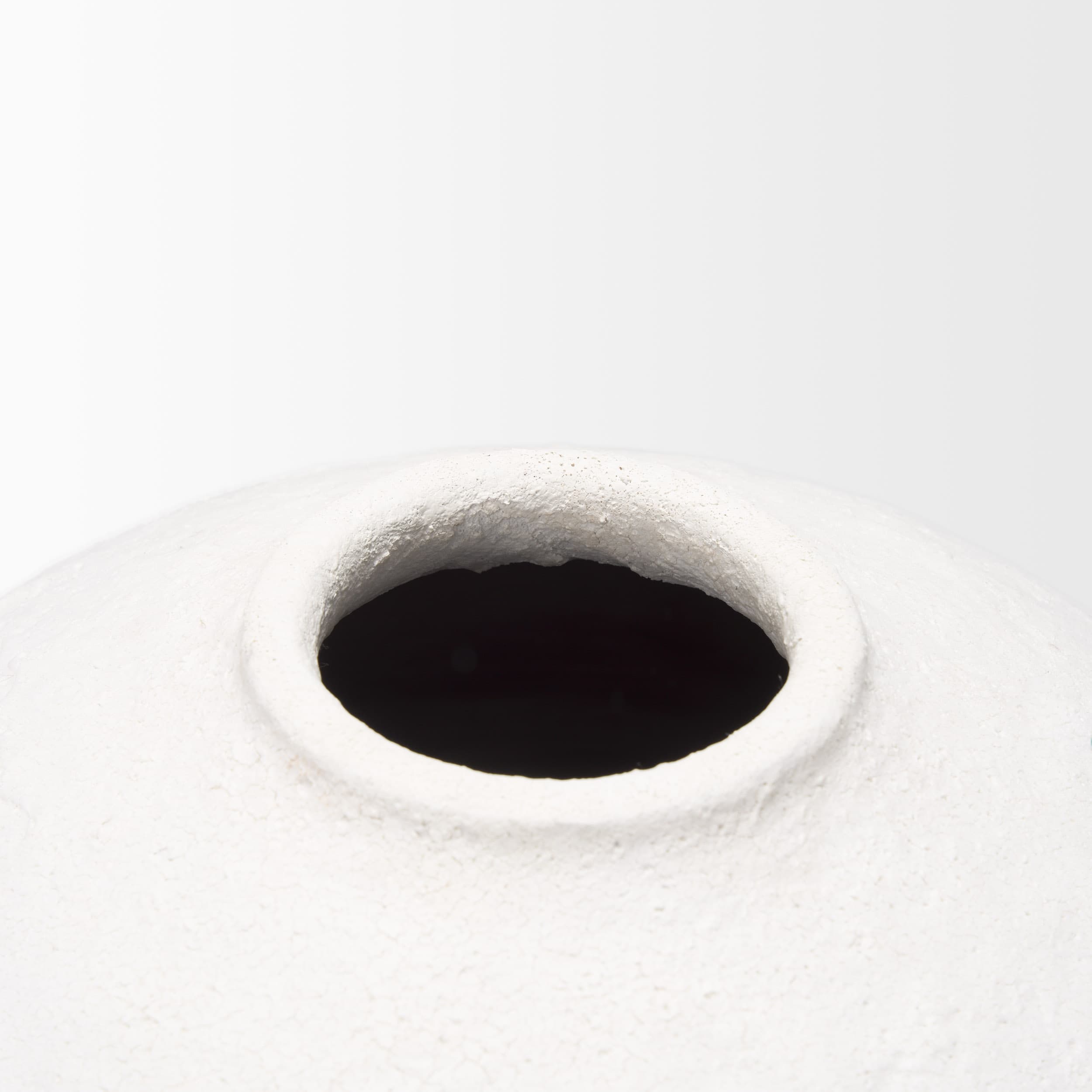 Karakum II Large White Textured Ceramic Vase — product photograph