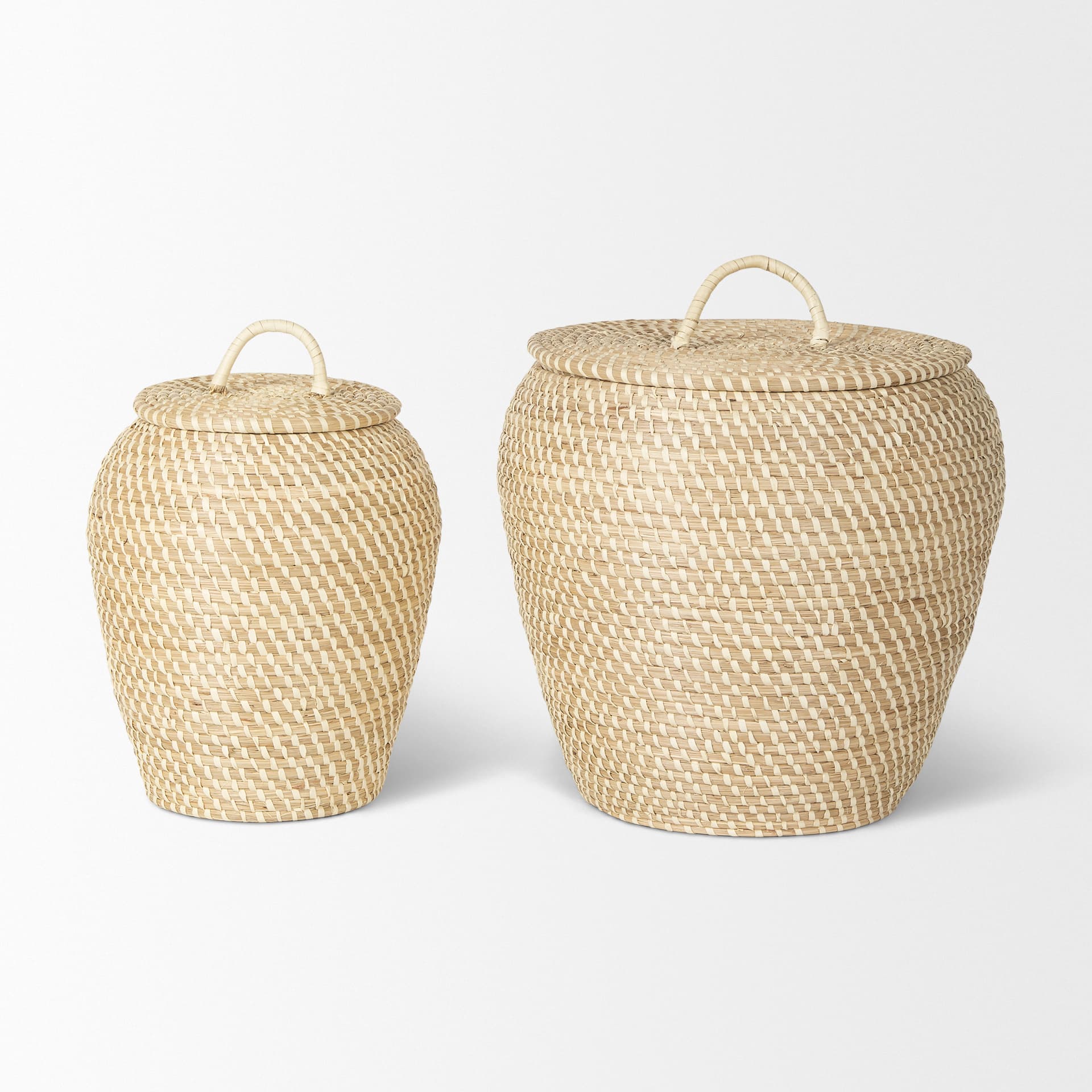 Kalopa Set of 2 Seagrass Floor Baskets w/ Flat Handled Lid — product photograph