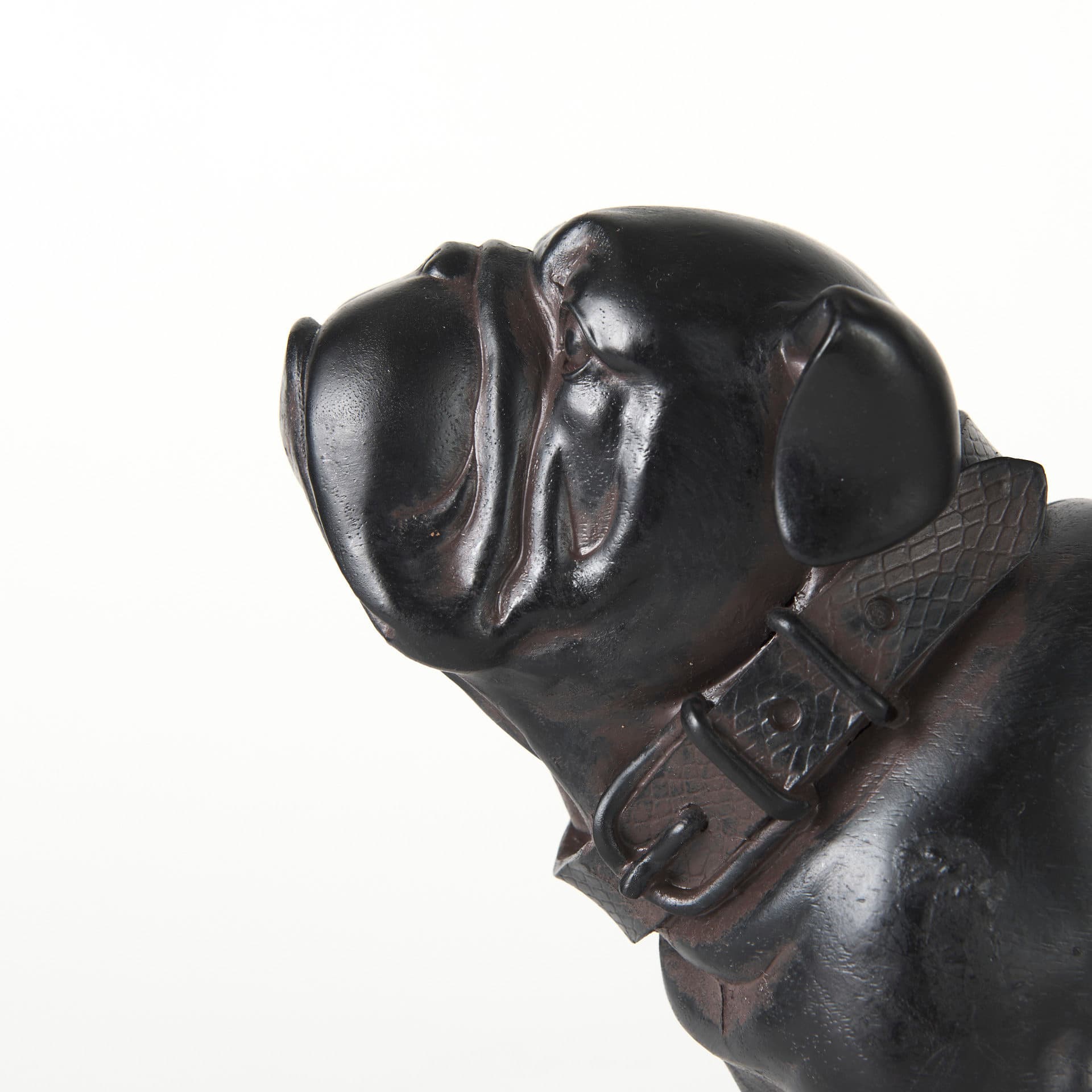 Hugo 5L x 13W Black Resin Bulldog — product photograph