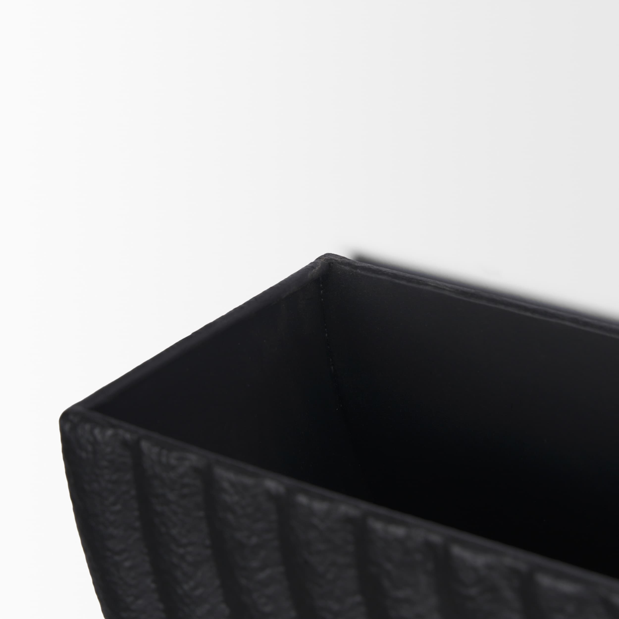 Shilo Matte Black Metal Hanging Wall Planter (Set of 2) — product photograph