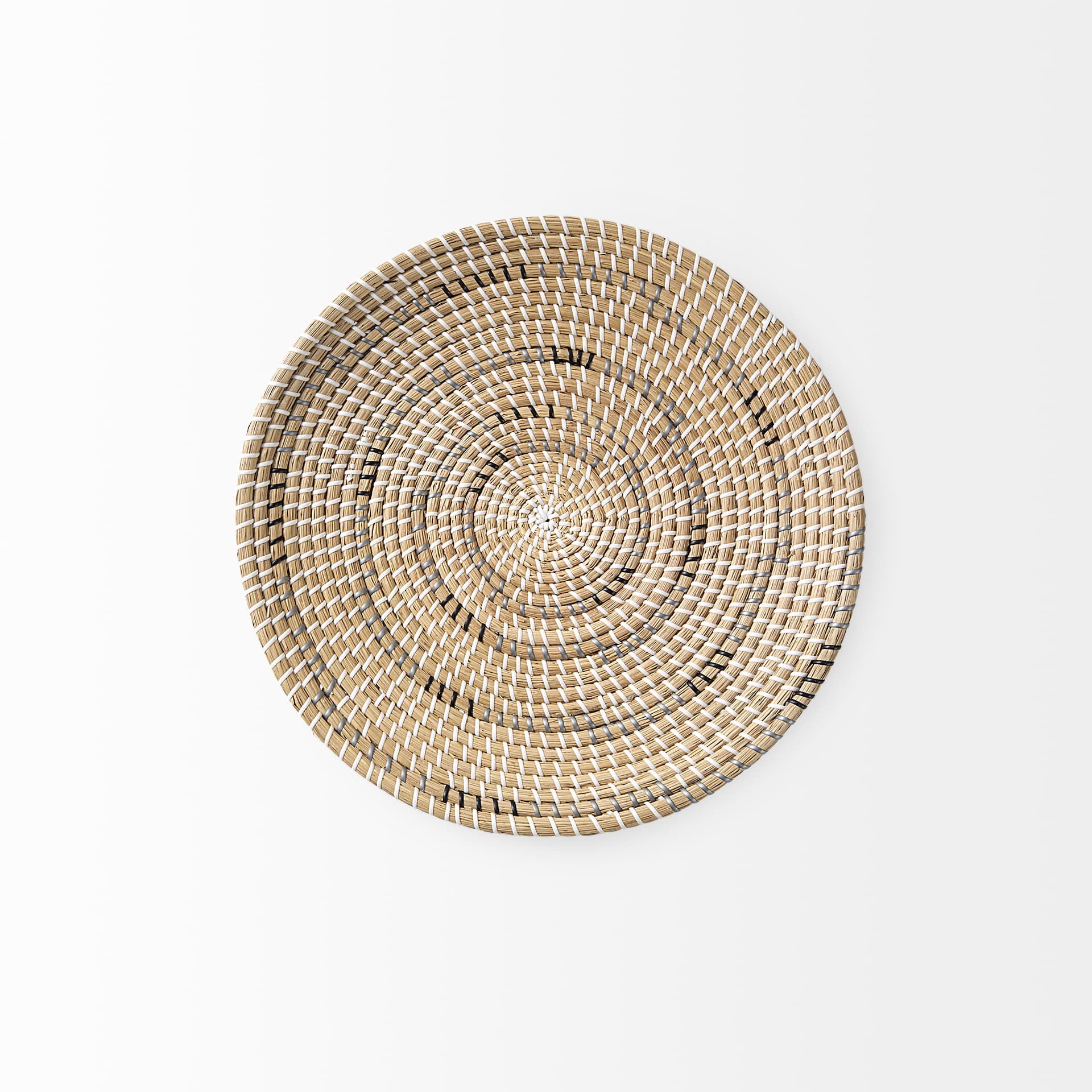 Avel 18.0L x 18.0W x 3.0H Light Brown Seagrass W/Dark Brown String Round Wall Hanging Plate — product photograph