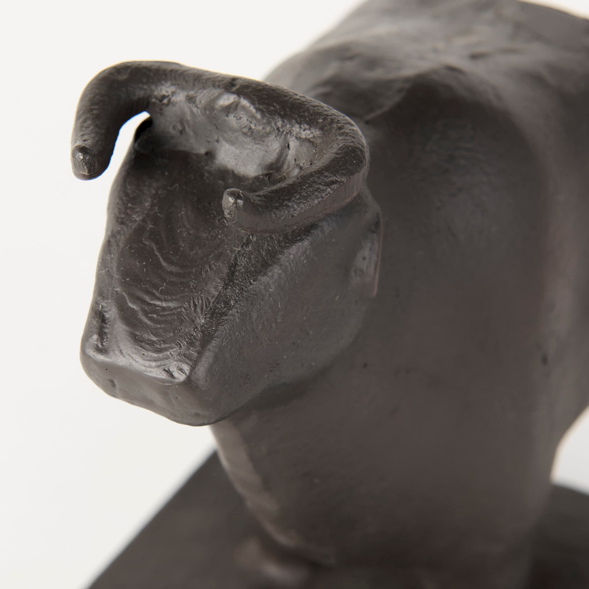 Taurus III (Set of 2) 9L x 4W Black Cast Aluminum Bull Bookends — product photograph