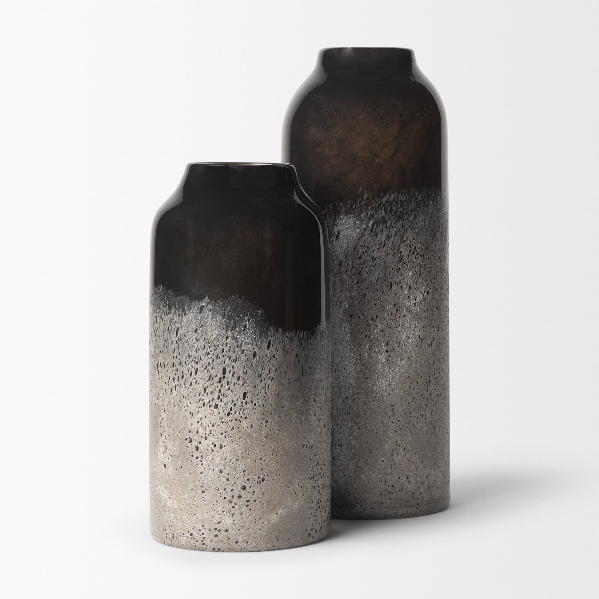 Emu Short Black w/ Gray Vase — product photograph