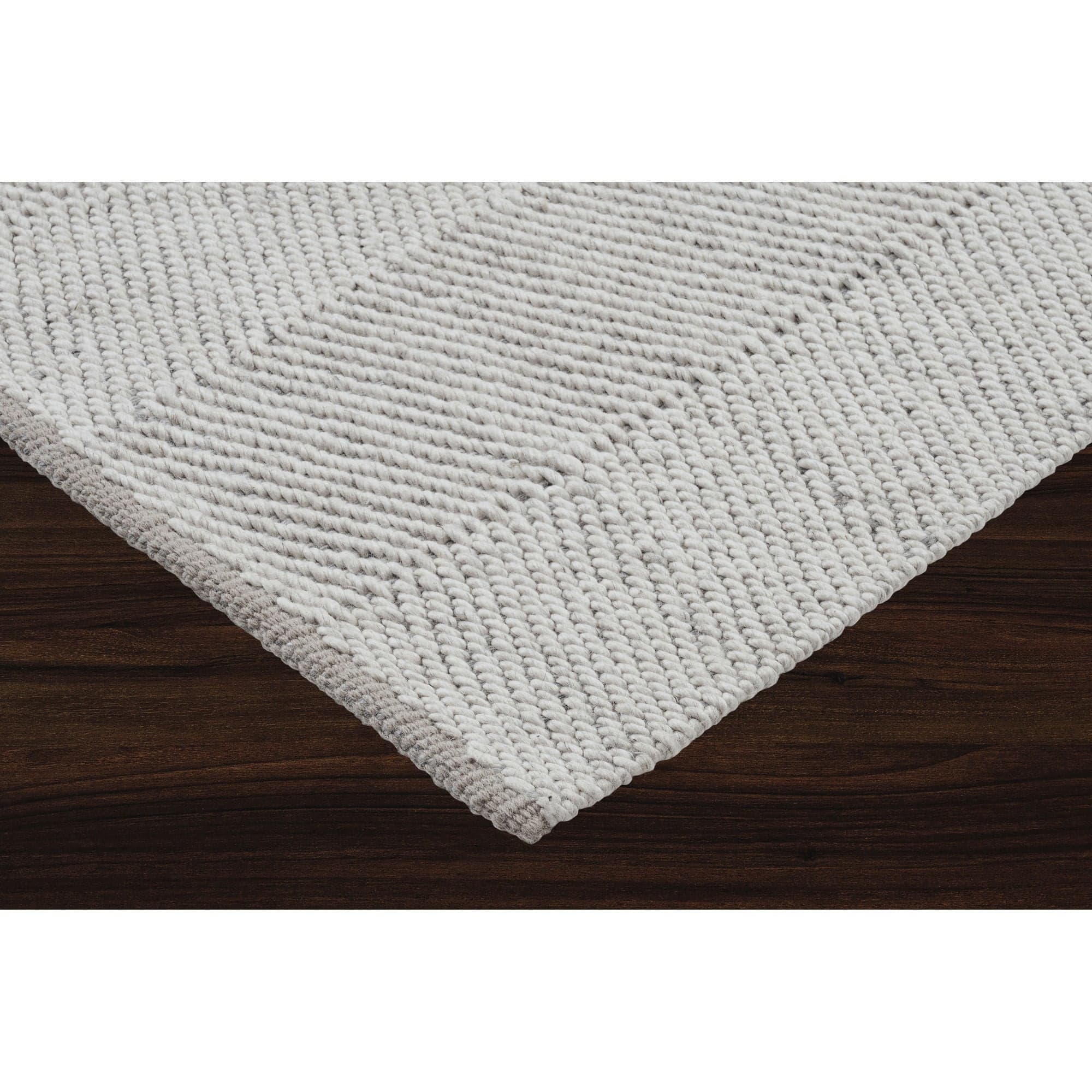 Malur — product photograph