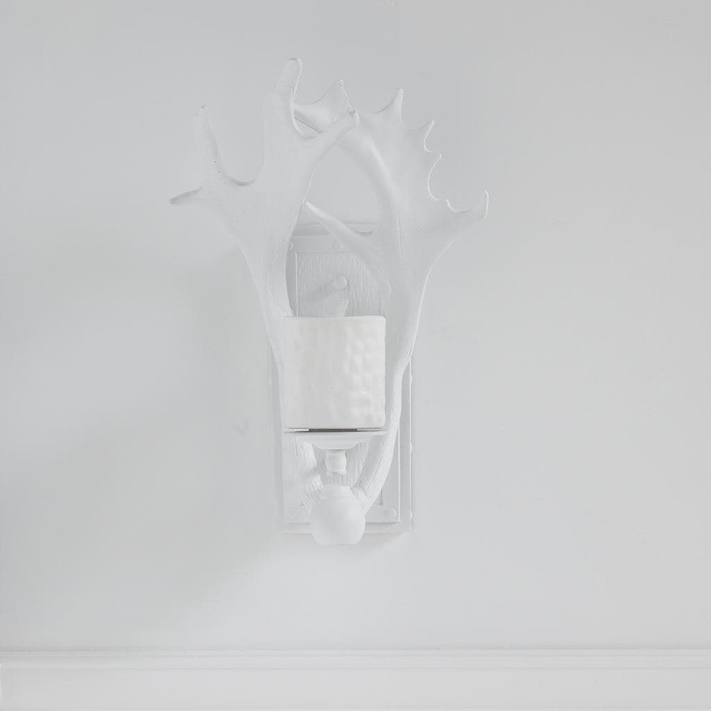 Rockland 8x19.5 White Resin Antlers Wall Sconce — product photograph