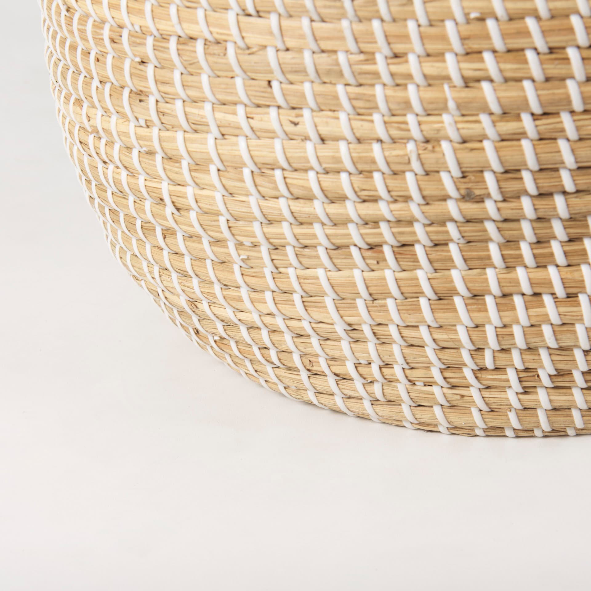 Olivia 15.7L x 15.7W x 17.3H Set of 3 Beige Seagrass Basket W/Lid and Handles — product photograph