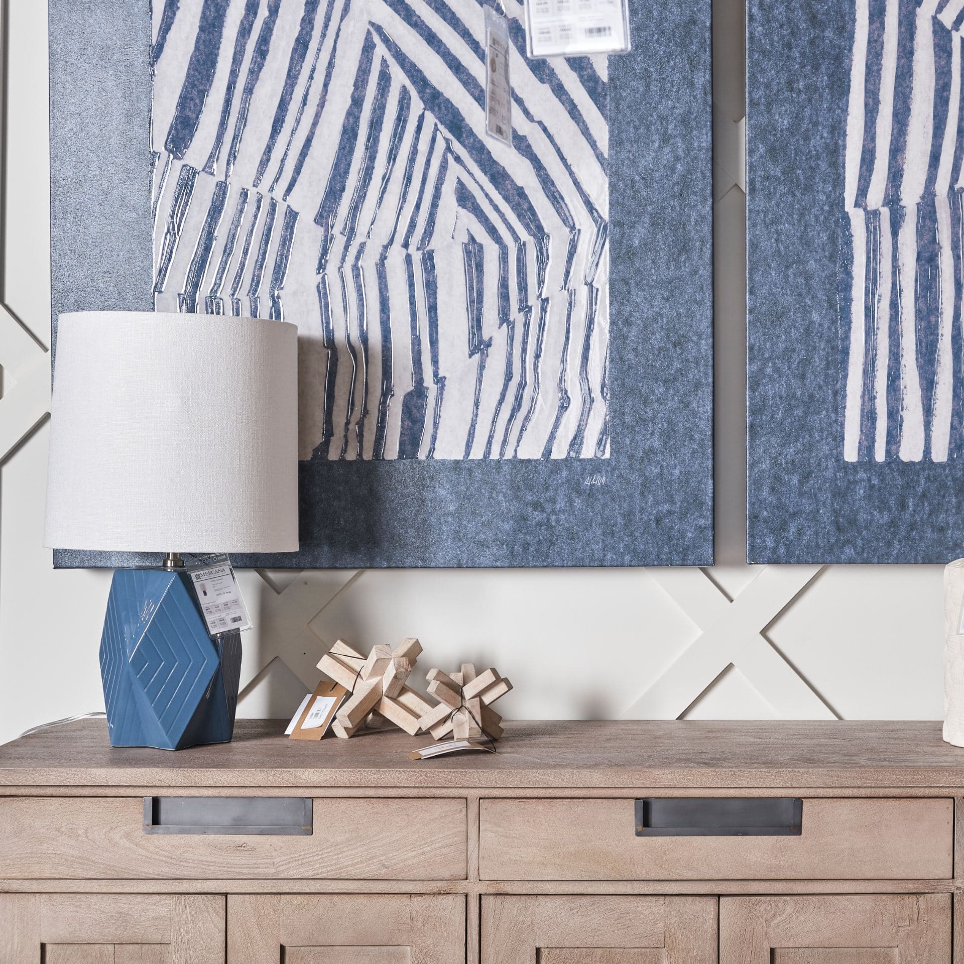 Vega II (Large) 7L x 7W Natural Wood Jack Object — product photograph