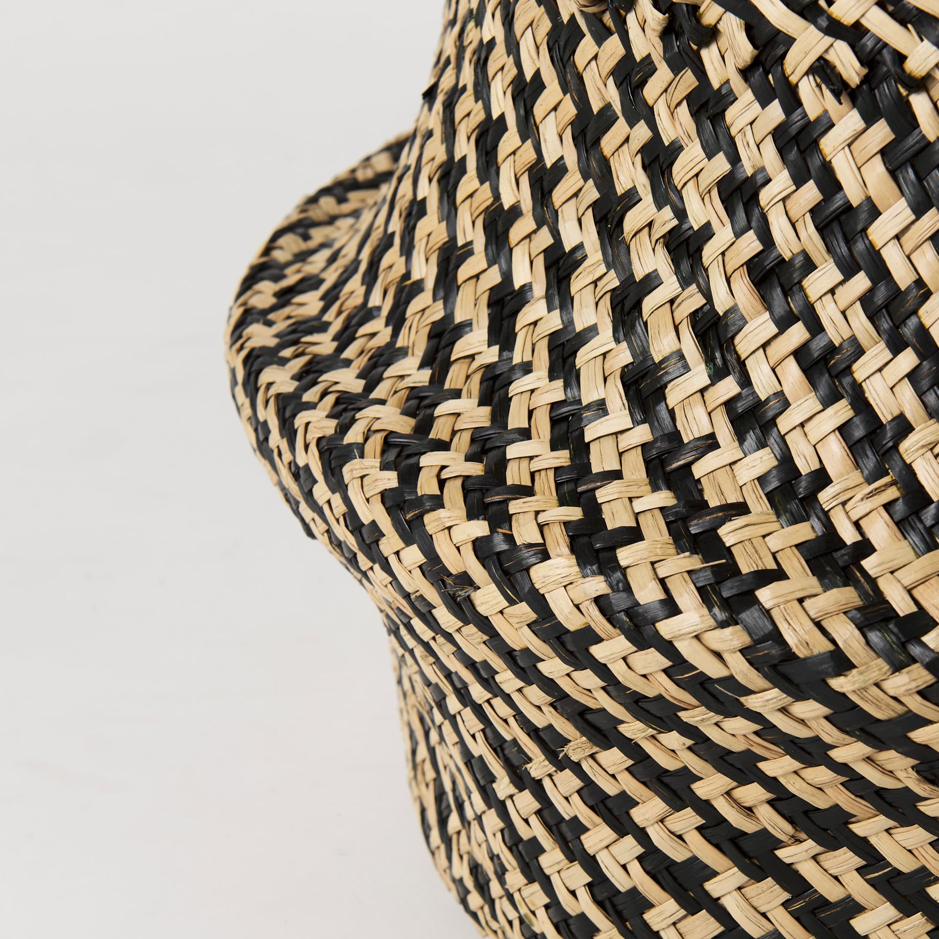 Gaia (Set of 3) Light and Dark Brown Cross Patterend Belly Seagrass Basket — product photograph