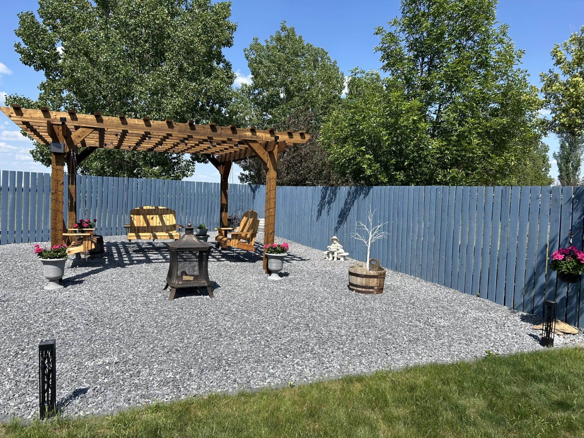 4-ft Adirondack Cedar Garden Swing with Comfort Springs — product photograph