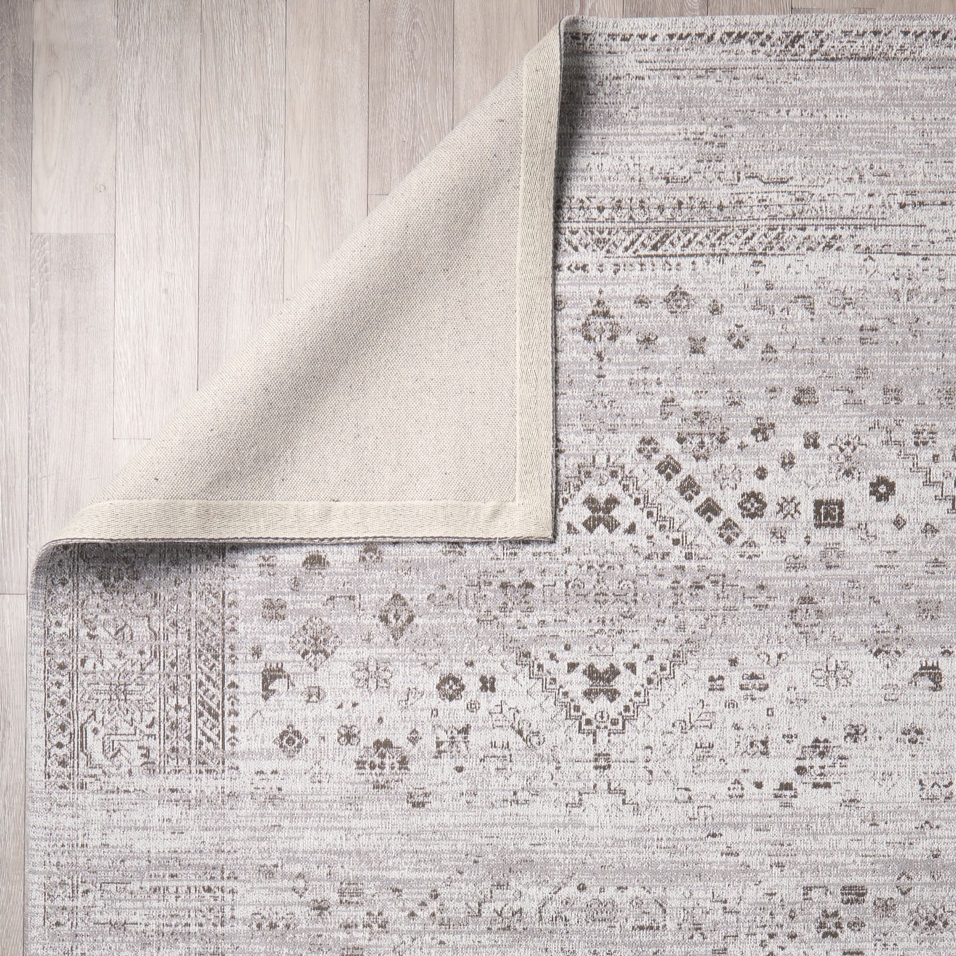 Kaiya 8 x 10 Rug — product photograph