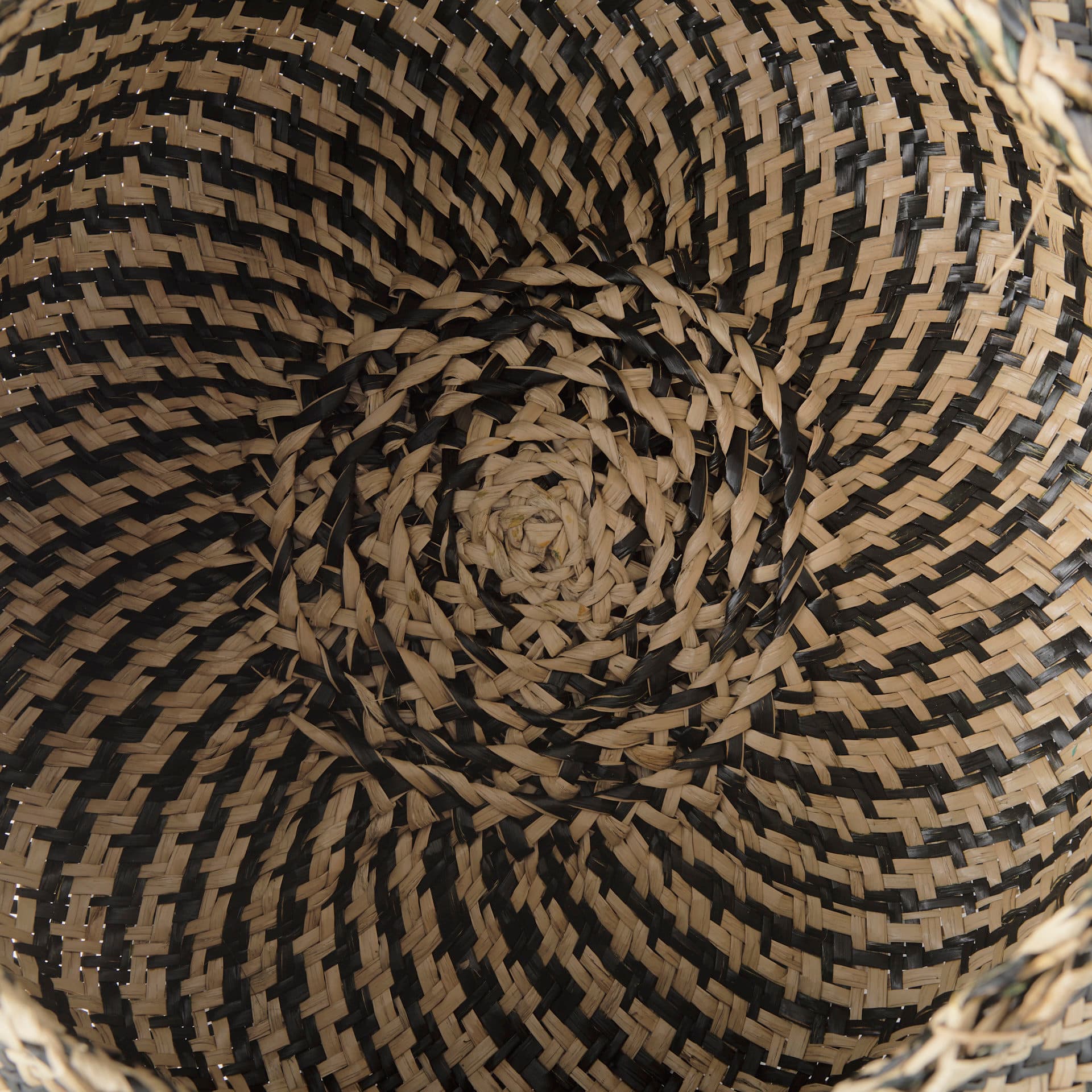 Gaia (Set of 3) Light and Dark Brown Cross Patterend Belly Seagrass Basket — product photograph