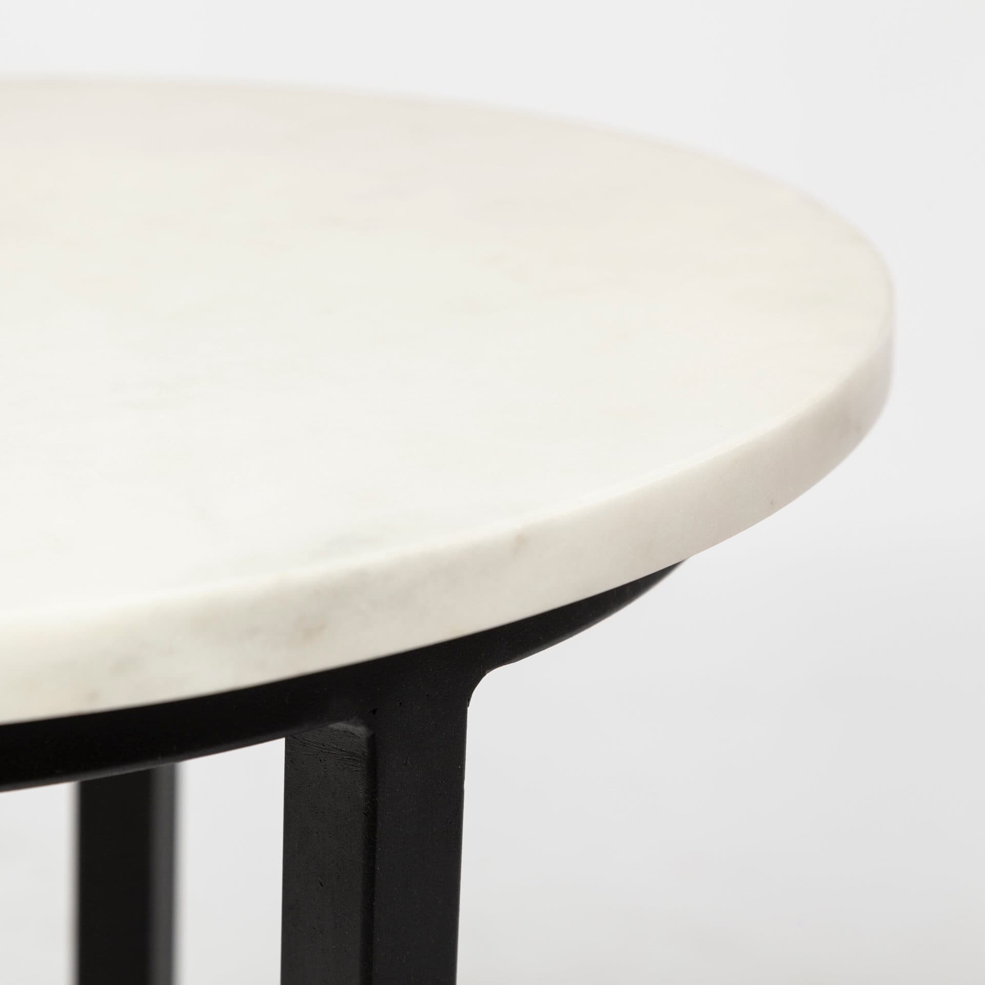 Bombola I (Small) 15L x 15W White Round Marble Top W/Black Metal Frame Accent Table — product photograph