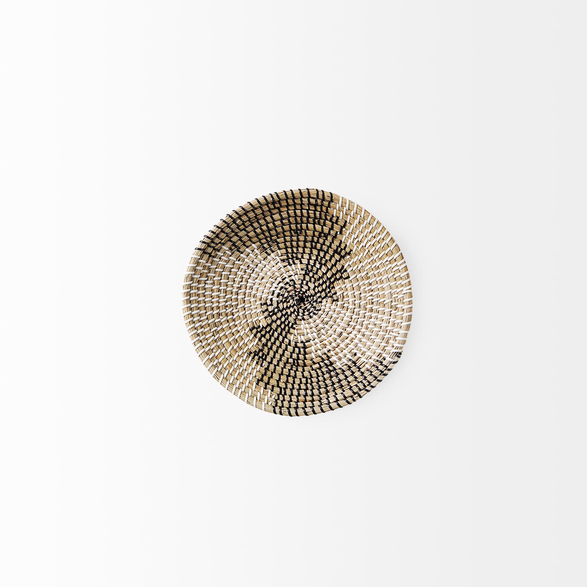 Luna 12.0L x 12.0W x 2.0H Light Brown Seagrass Round Wall Hanging Plate — product photograph