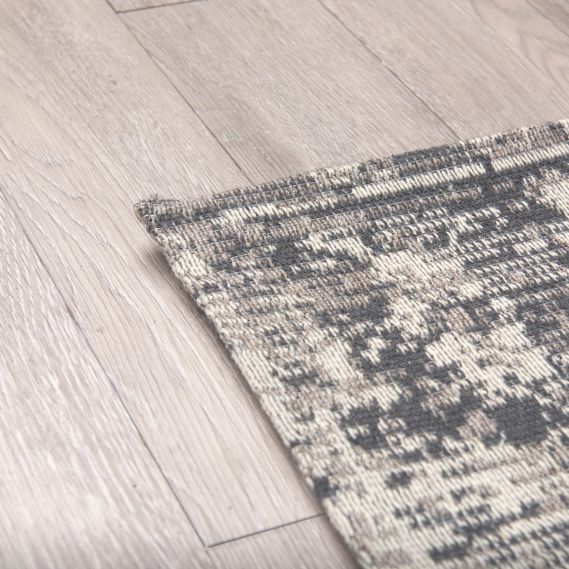 Greyson 8 x 10 Gray Wool and Polyester Area Rug — product photograph