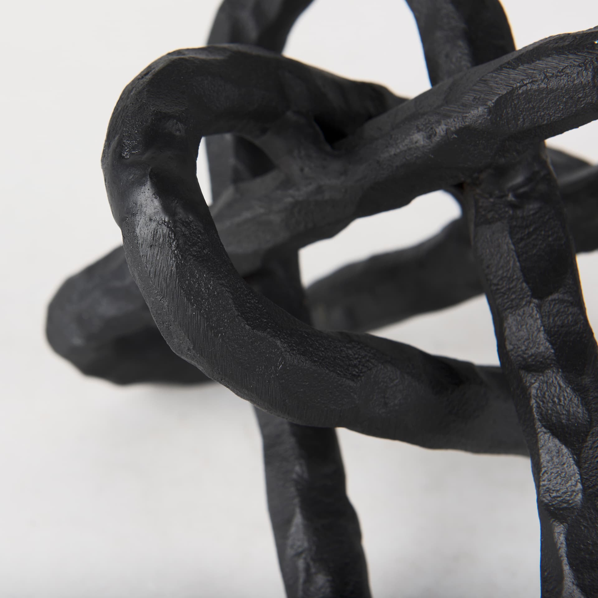 Wilhelm I (Small) 7L x 7W Black Metal Link Decor Object — product photograph