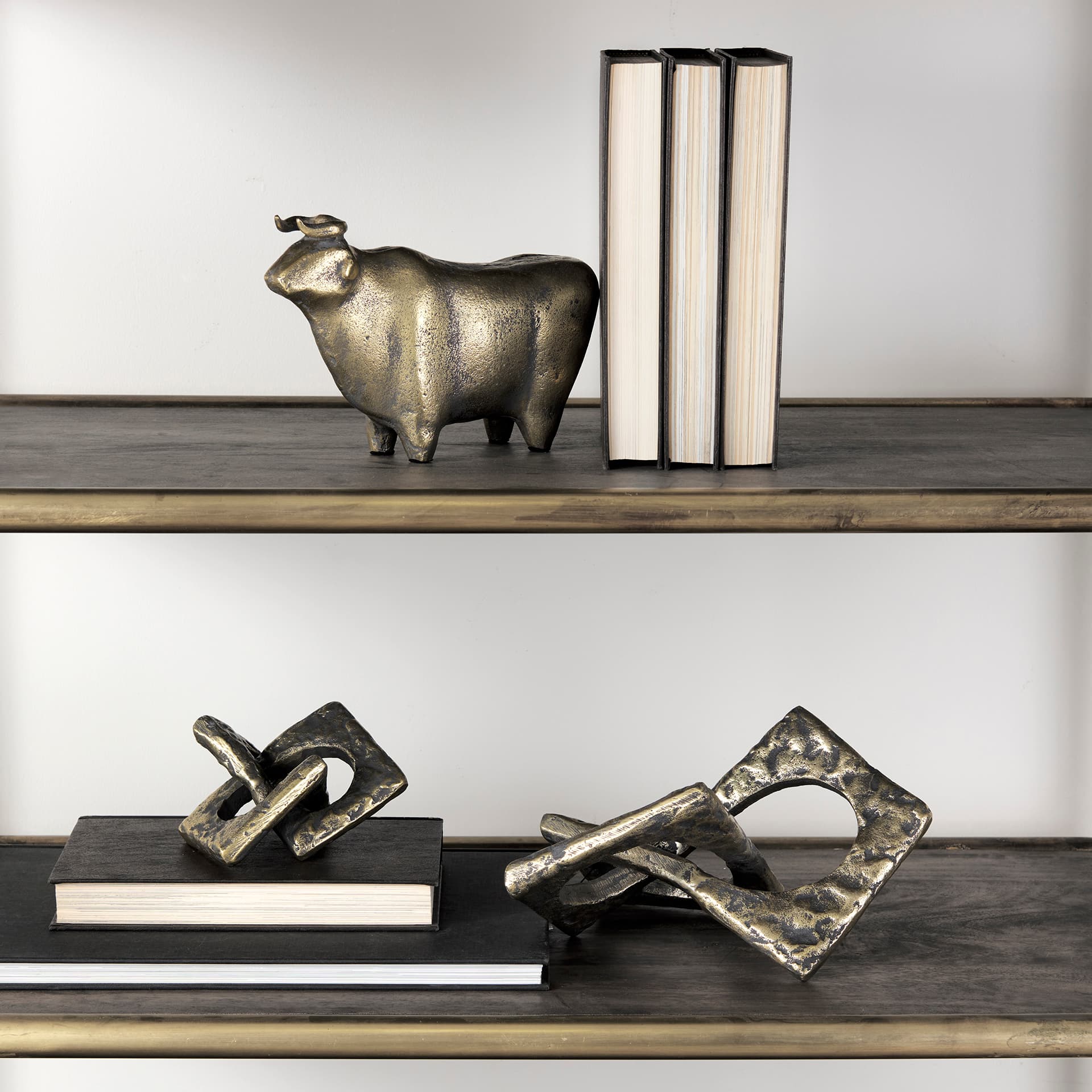 Delaunay I (Large) 10L X9W Gold Hammered Metal Interlinked Patterned — product photograph