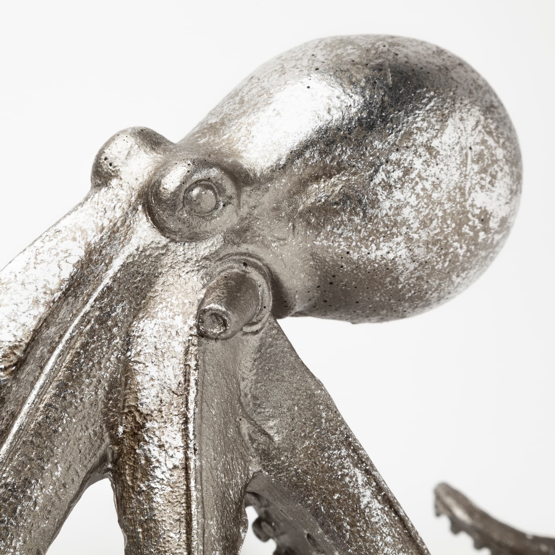 Strafford Medium 13L x 7W Silver Resin Octopus — product photograph