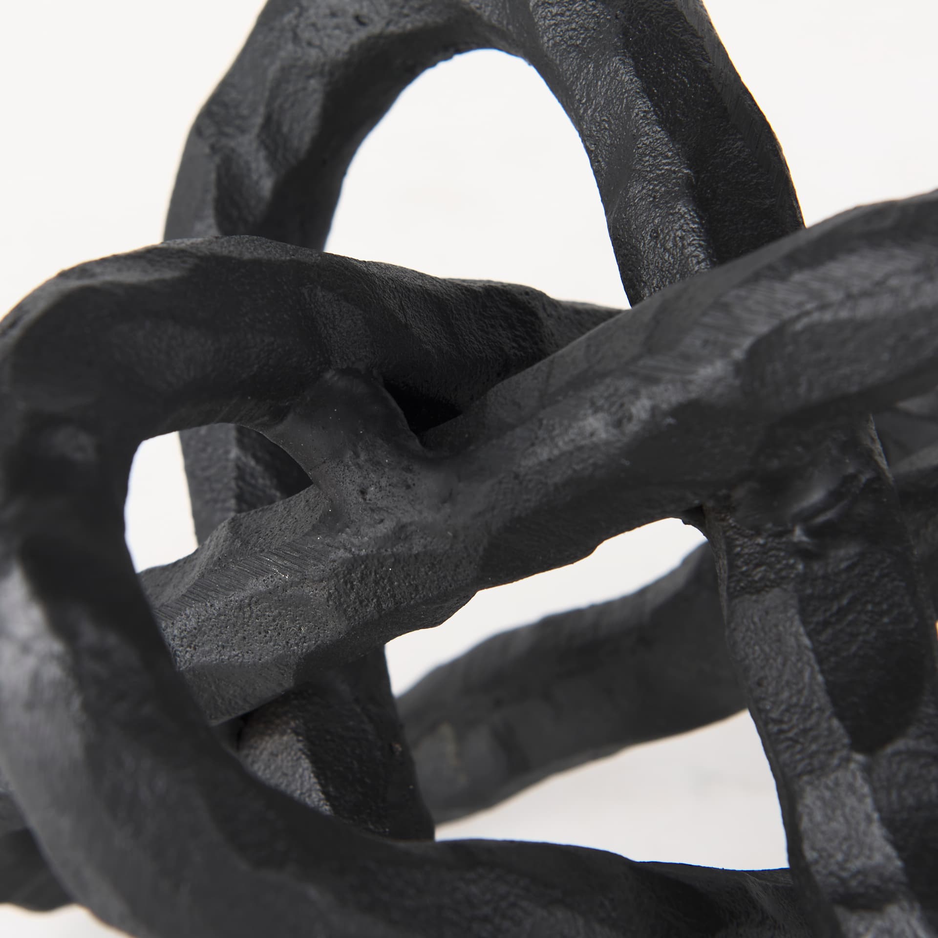 Wilhelm I (Small) 7L x 7W Black Metal Link Decor Object — product photograph