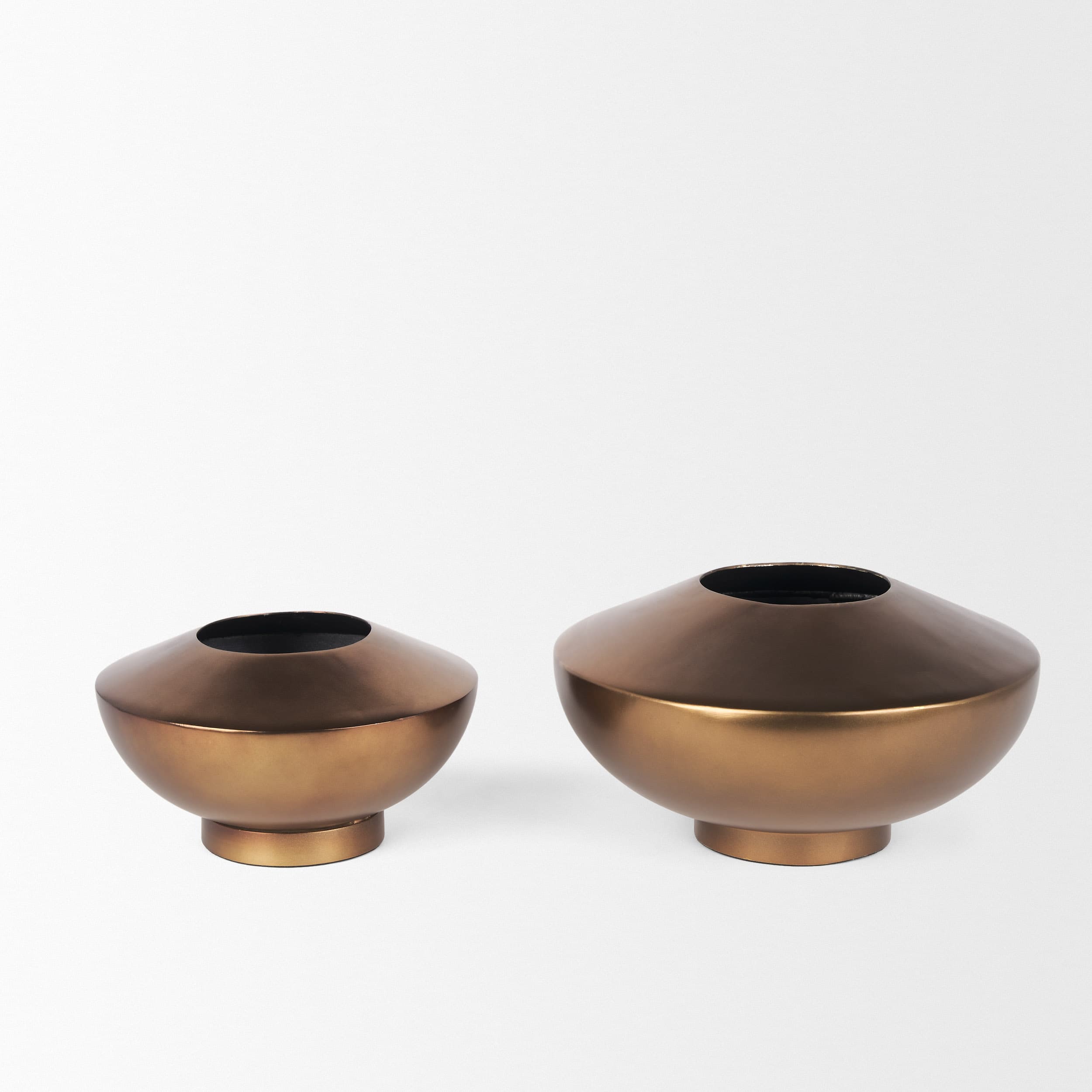 Quiana Medium Textured Gold Metal Vase — product photograph