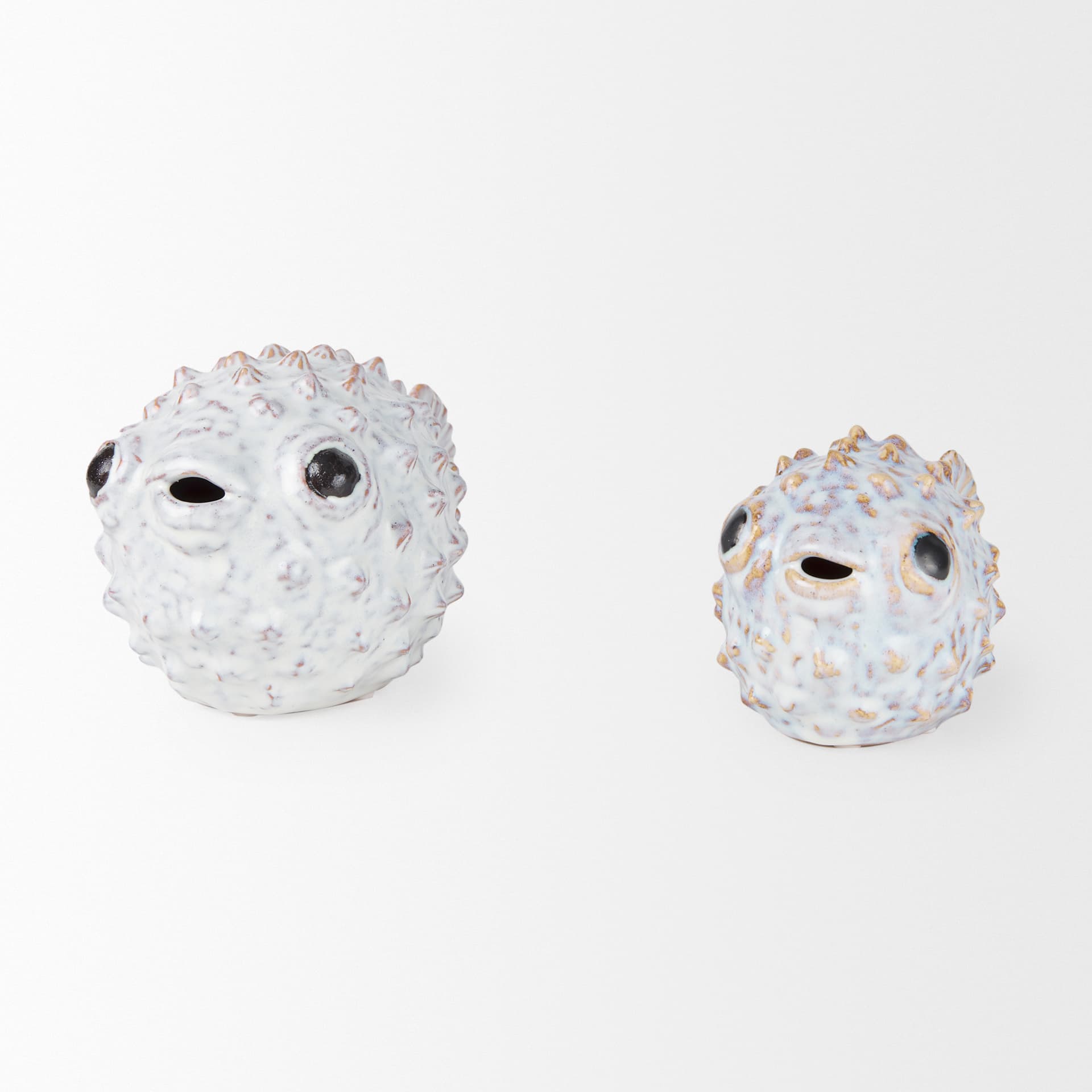 Spike II (Large) 10L x 6W Off-White Ceramic Puffer Fish — product photograph