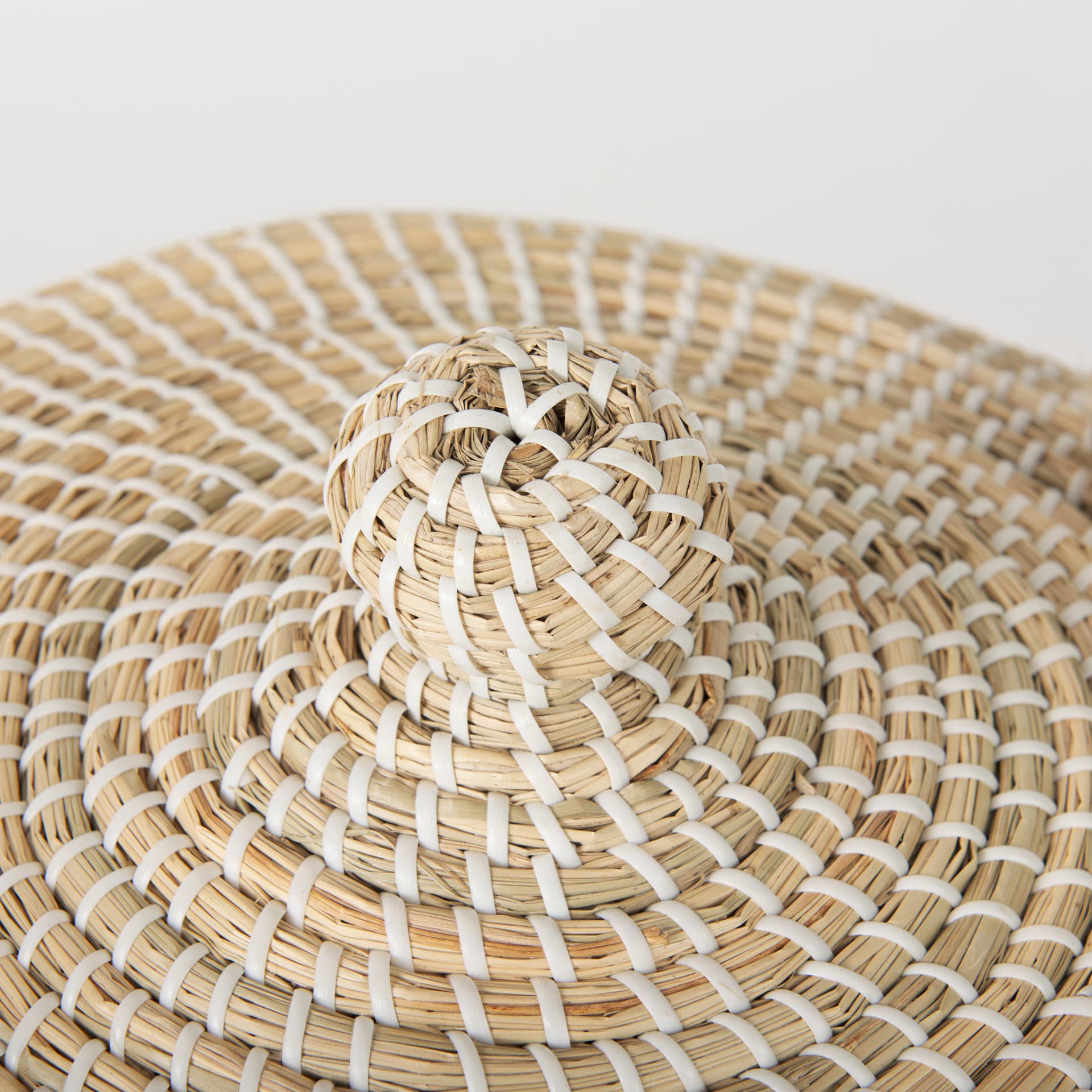 Olivia 15.7L x 15.7W x 17.3H Set of 3 Beige Seagrass Basket W/Lid and Handles — product photograph