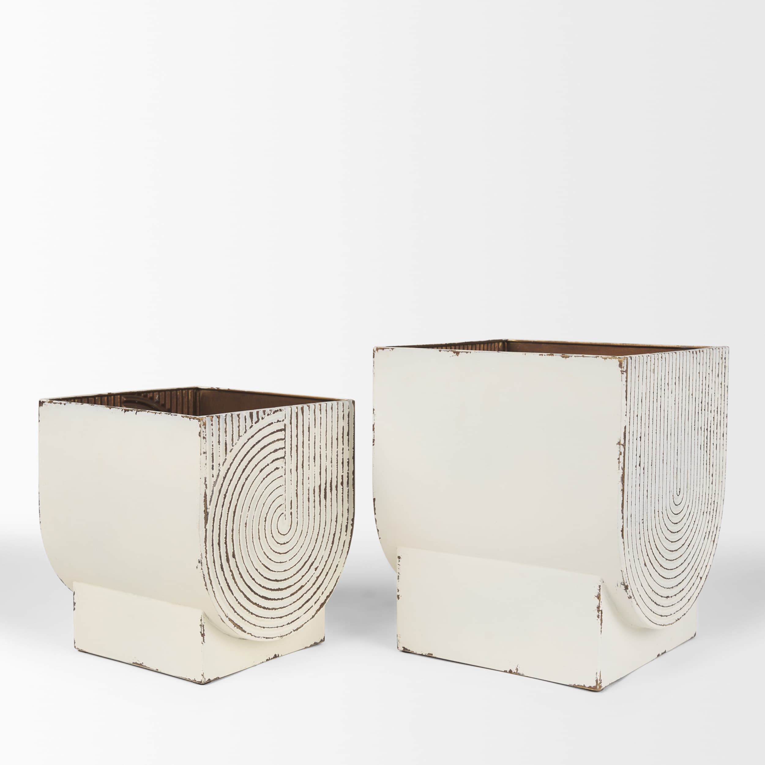 Medina Off White w/ Gold Antiquing Metal Planters (Set of 2) — product photograph