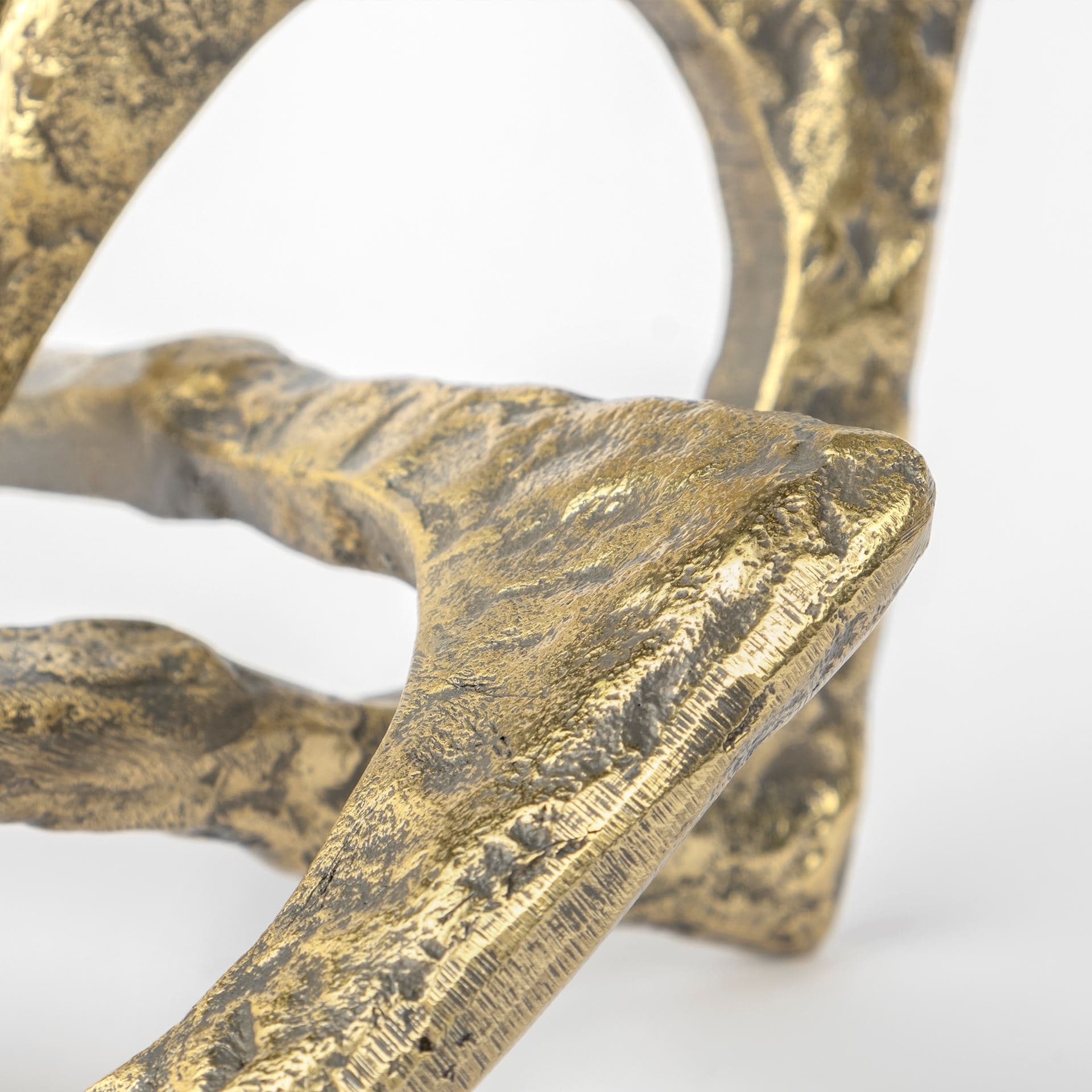Delaunay I (Large) 10L X9W Gold Hammered Metal Interlinked Patterned — product photograph