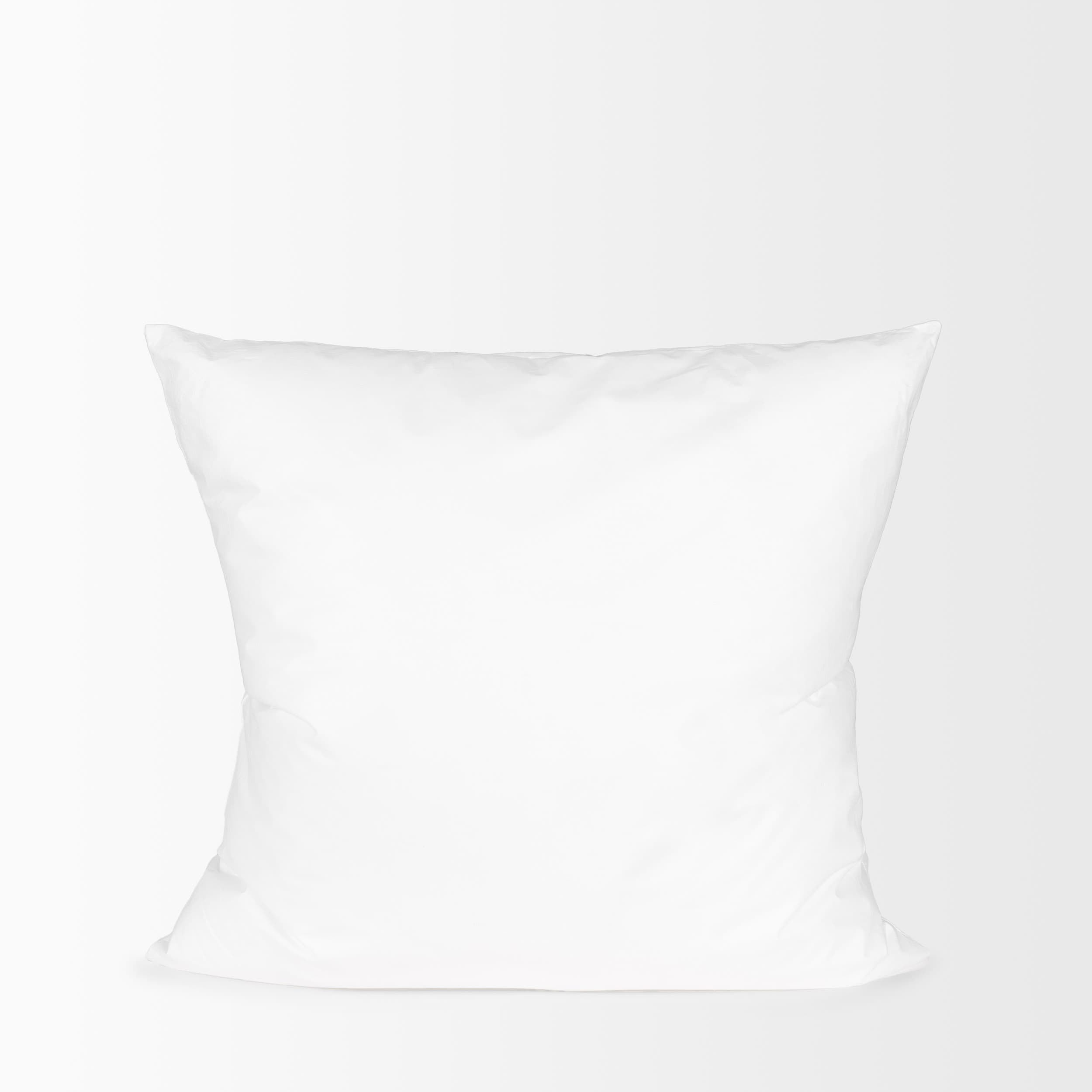 18 x 18 Non-Allergen Pillow insert — product photograph