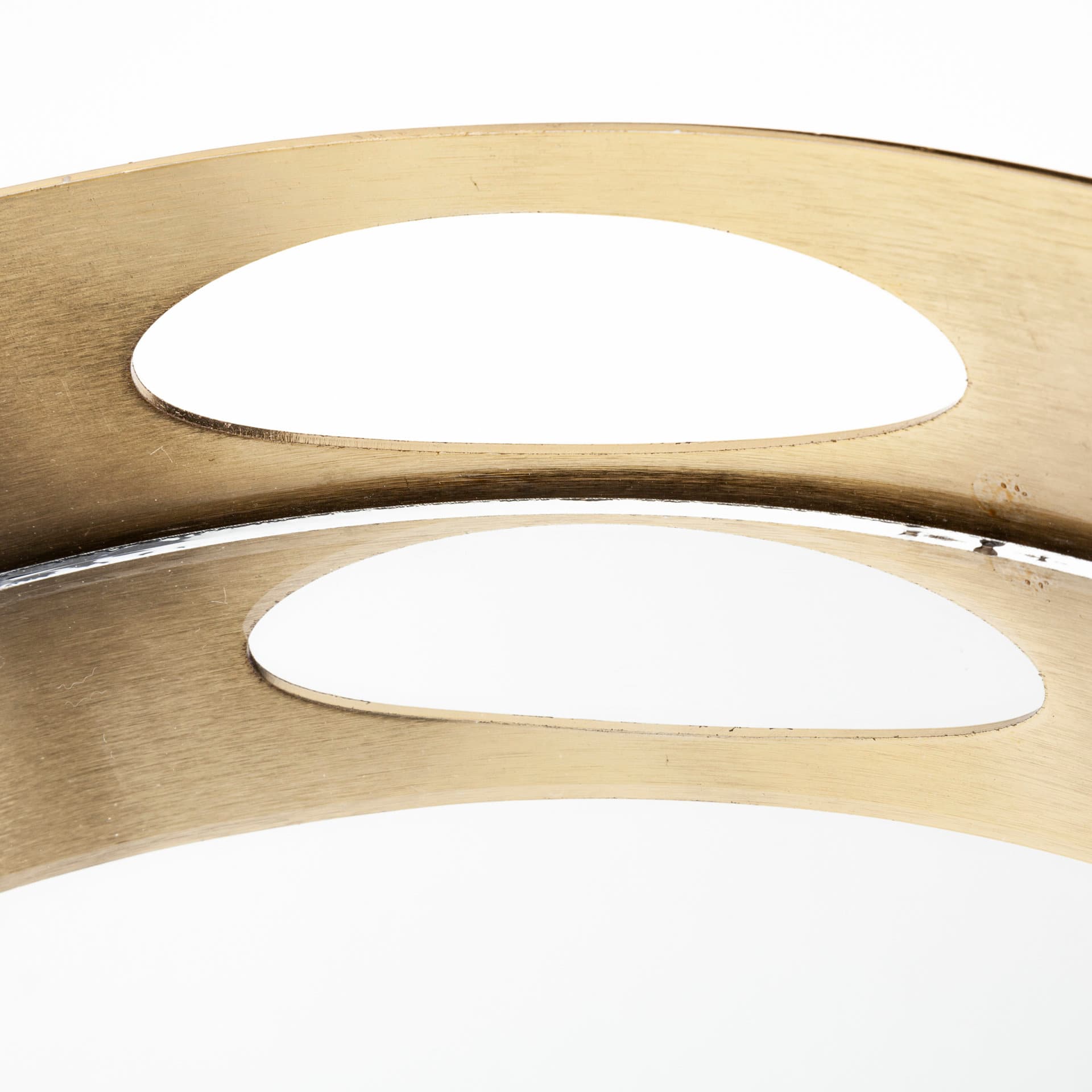 Serkis 15L x 15W Gold Metal Mirrored Base Round Tray — product photograph