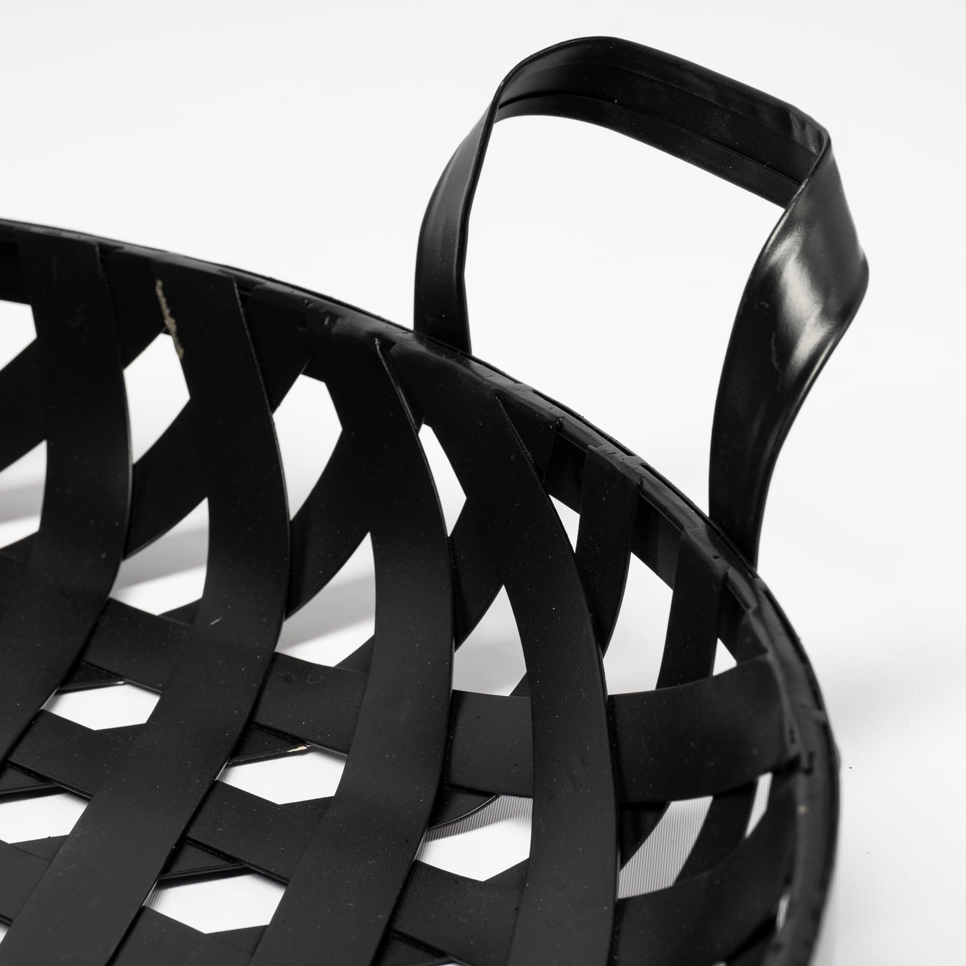 Lito (Set of 2) Black Woven Metal Round Serving Trays — product photograph