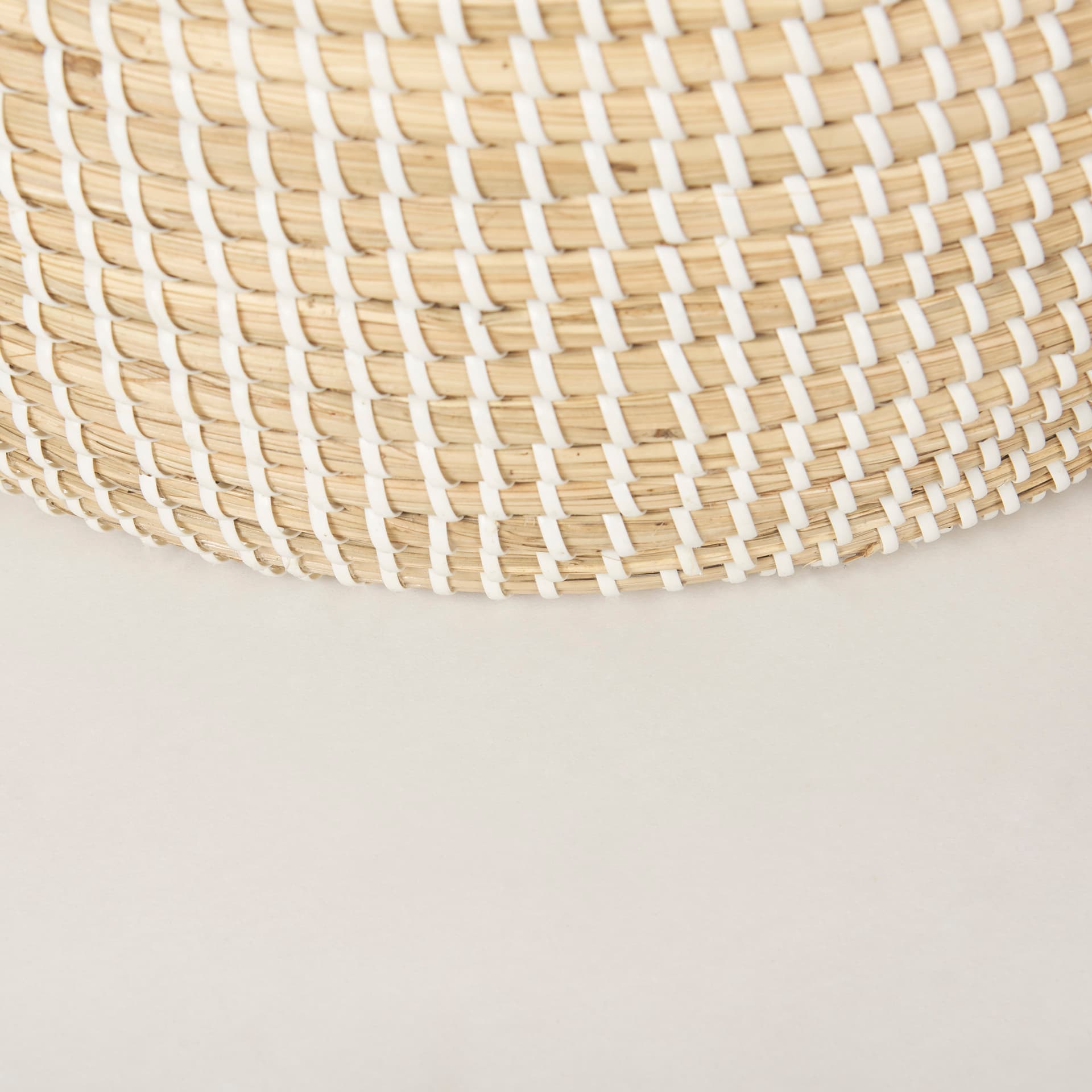 Kairi Set of 2 Seagrass Floor Baskets w/ Lids and Handles — product photograph