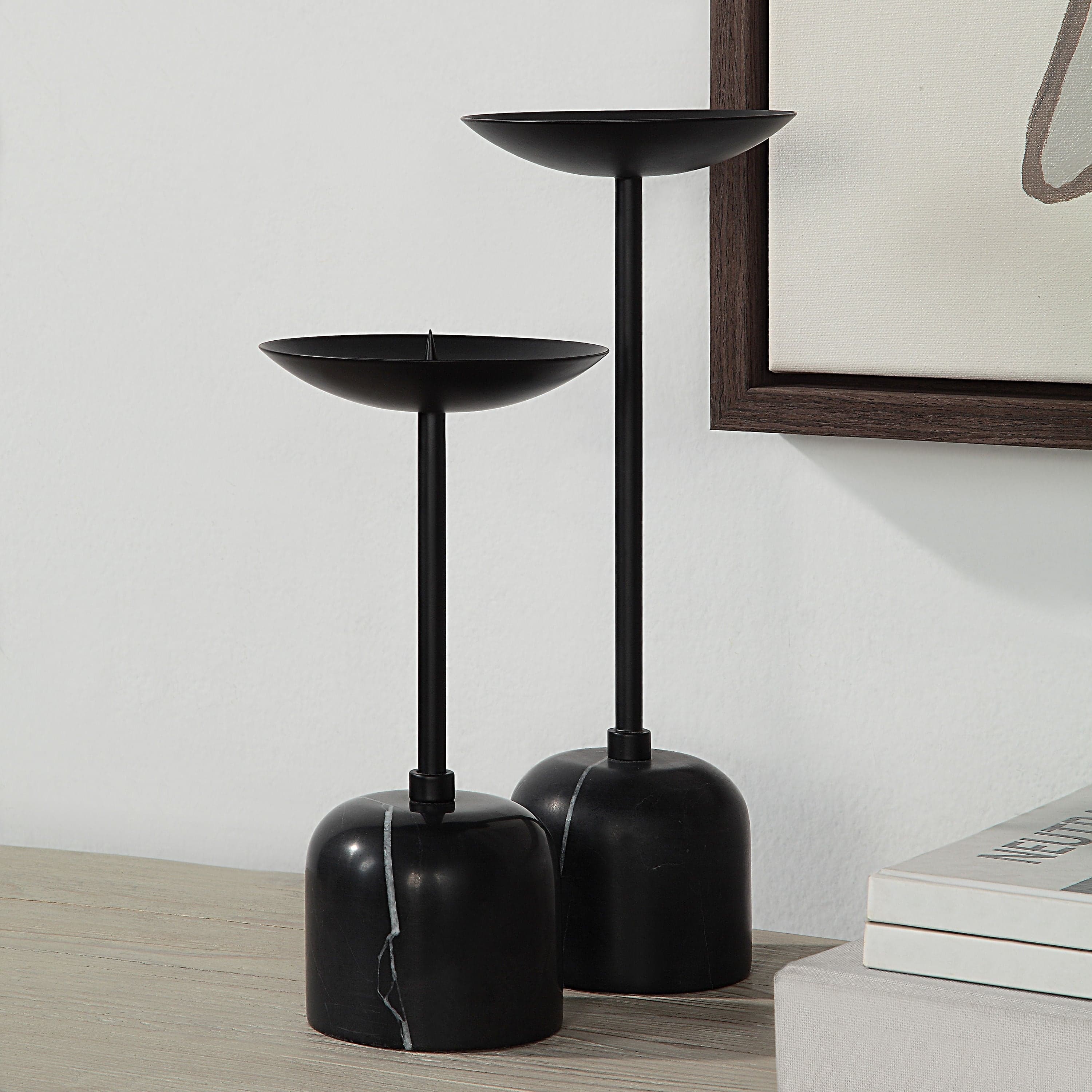 Uma — product photograph