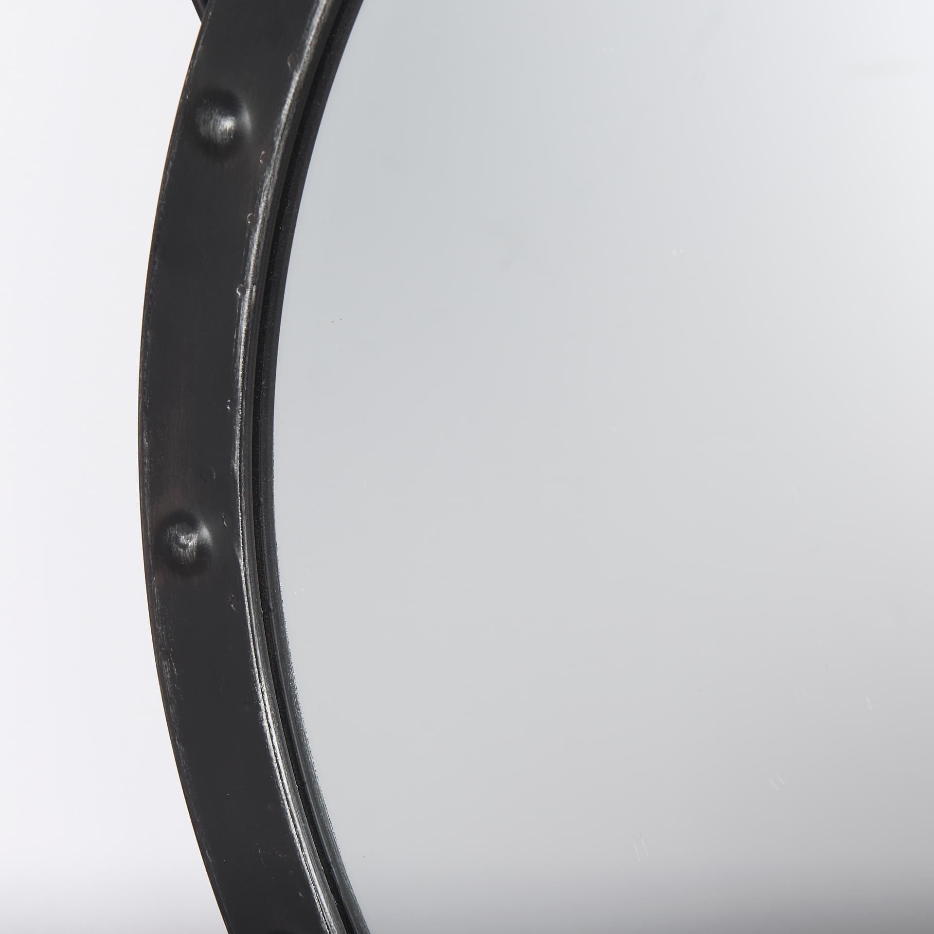 Pendula 27L x 27H Round Metal Frame Mirror — product photograph