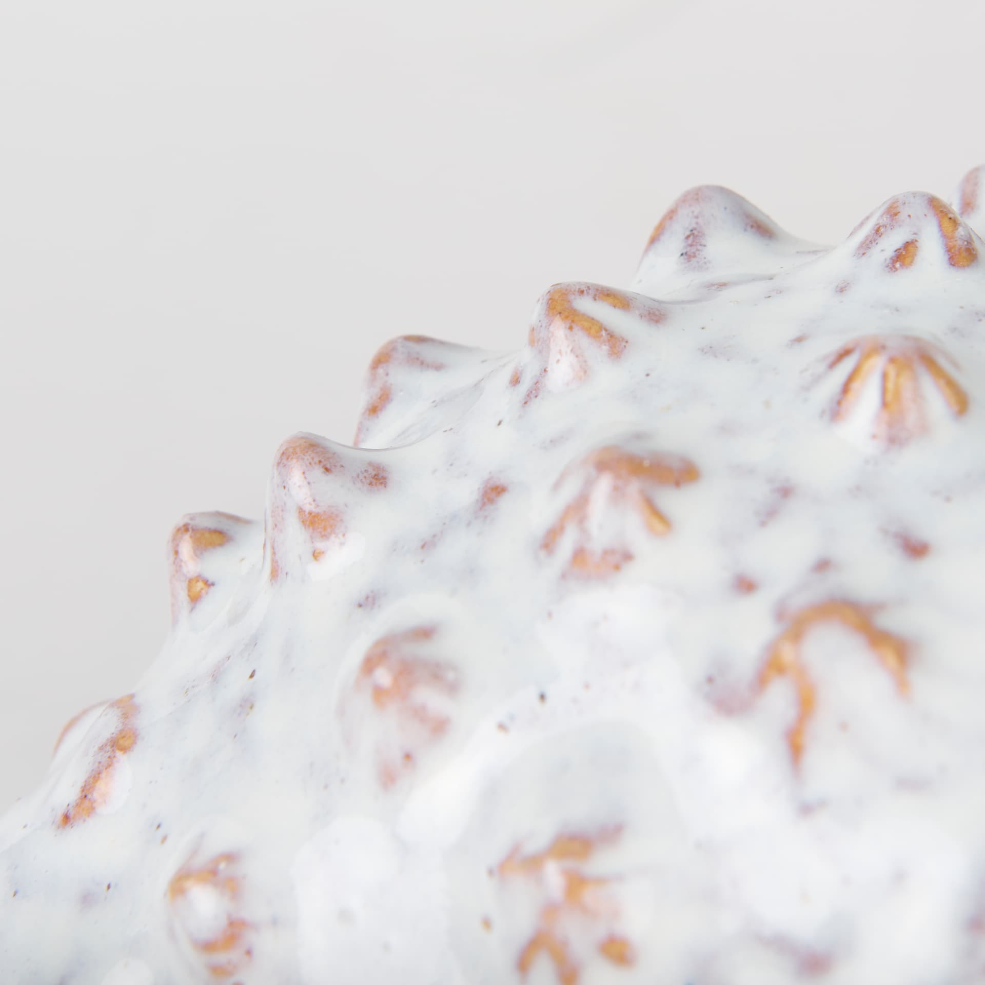 Spike II (Large) 10L x 6W Off-White Ceramic Puffer Fish — product photograph