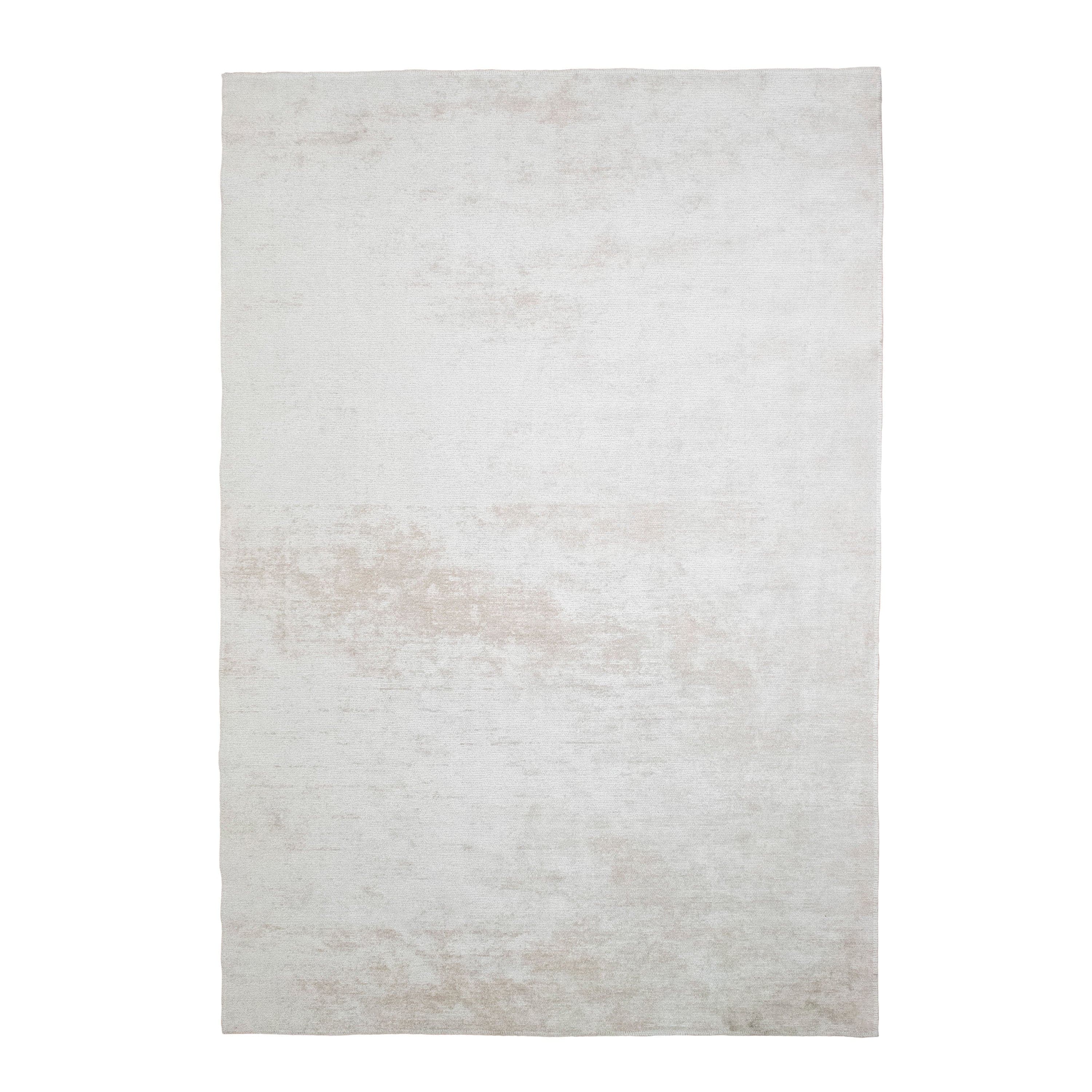 Mina — product photograph