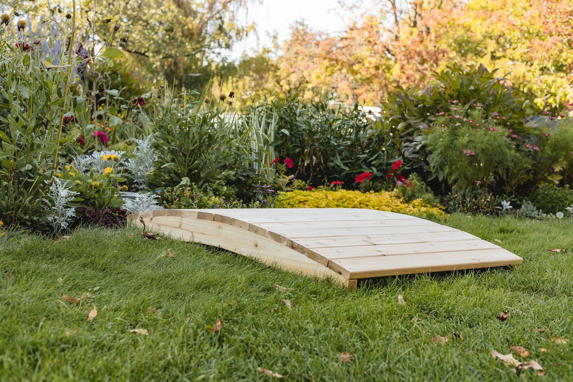 4-Ft Western Red Cedar Garden Bridge — product photograph