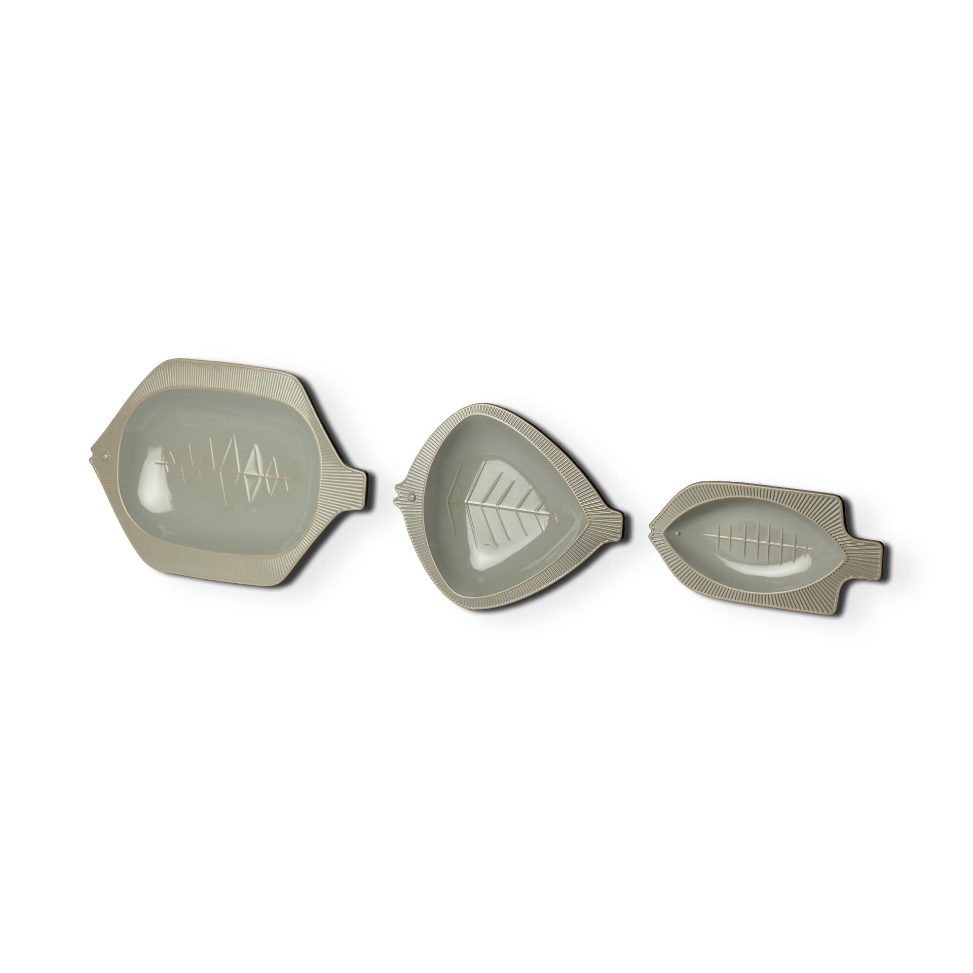Samira Set of 3 Metal Decorative Fish Trays — product photograph