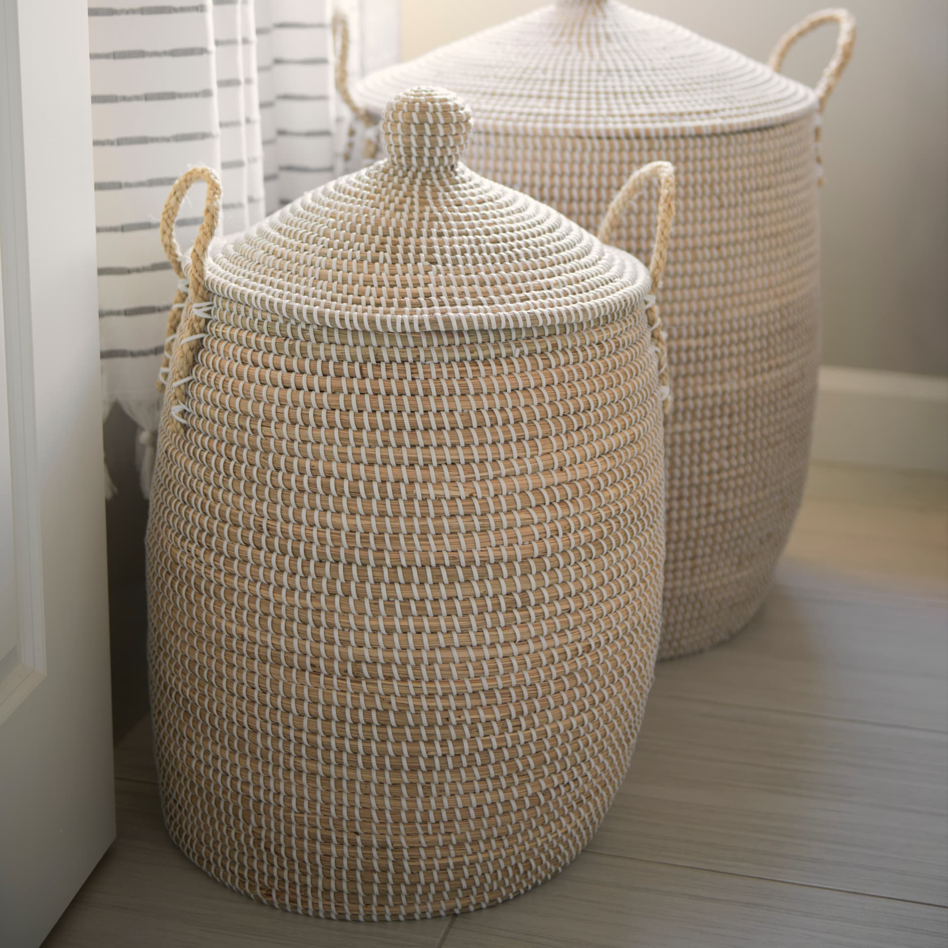 Kairi Set of 2 Seagrass Floor Baskets w/ Lids and Handles — product photograph