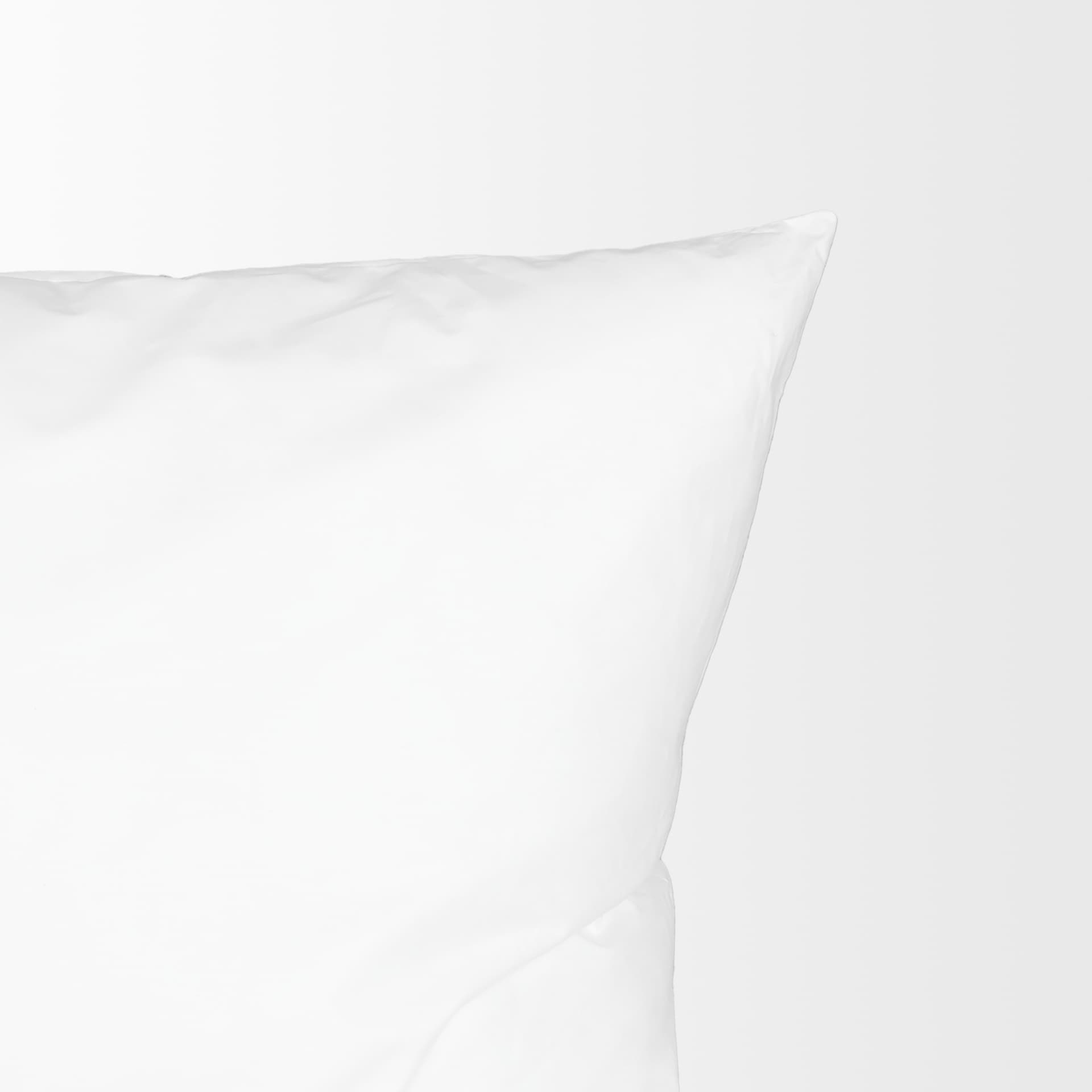 22 x 22 Non-Allergen Pillow insert — product photograph