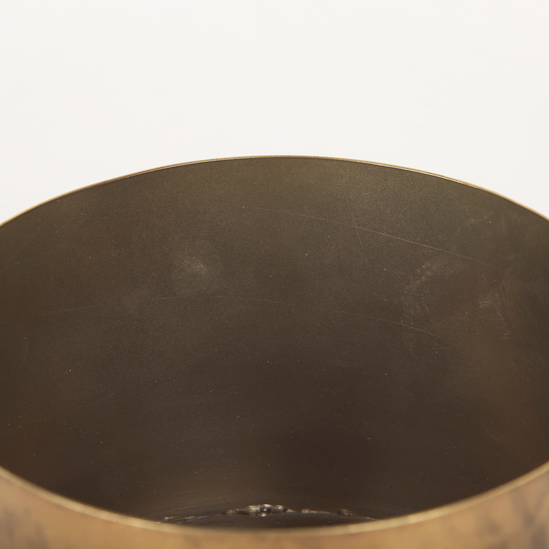 Juno 6.5H Medium Gold Iron Medium Vase — product photograph