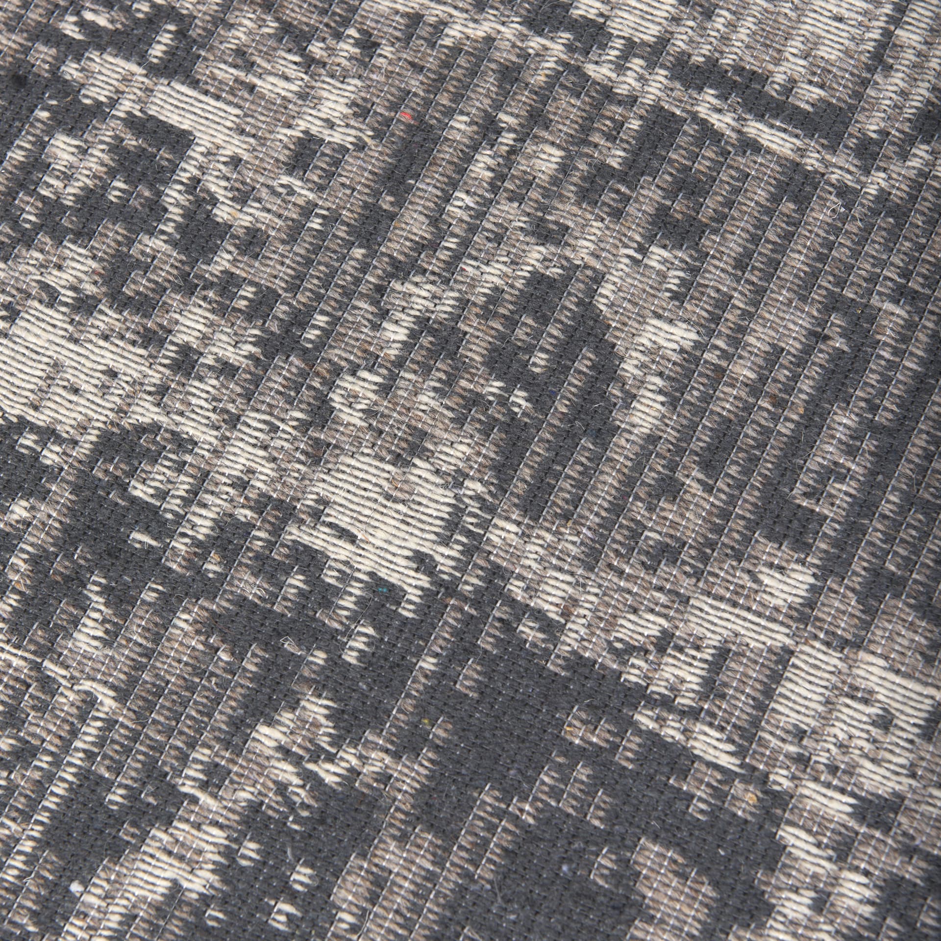 Greyson 8 x 10 Gray Wool and Polyester Area Rug — product photograph