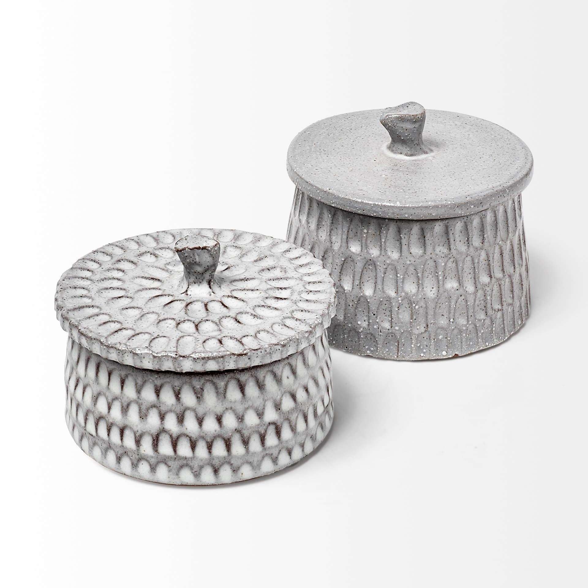Azul (Small) 5L x 5W Gray Ceramic Detailed Decorative Box — product photograph