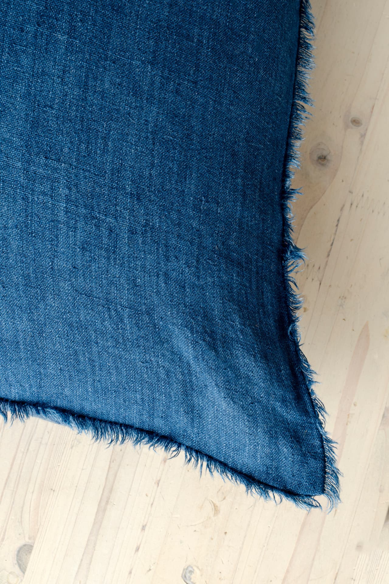 Lina 24x24 Cobal Linen Decorative Pillow Cover w/Filler — product photograph